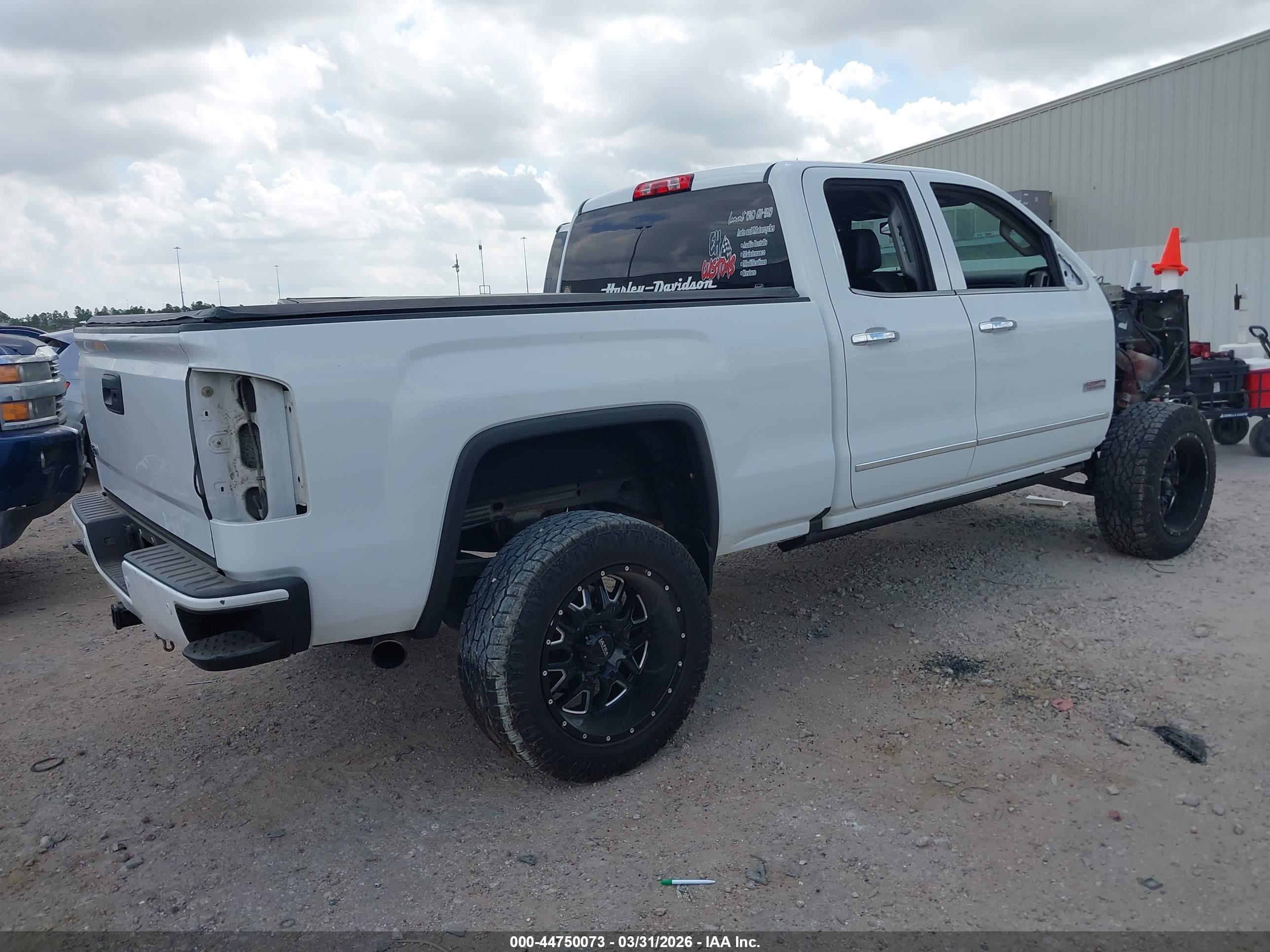GMC SIERRA image 4