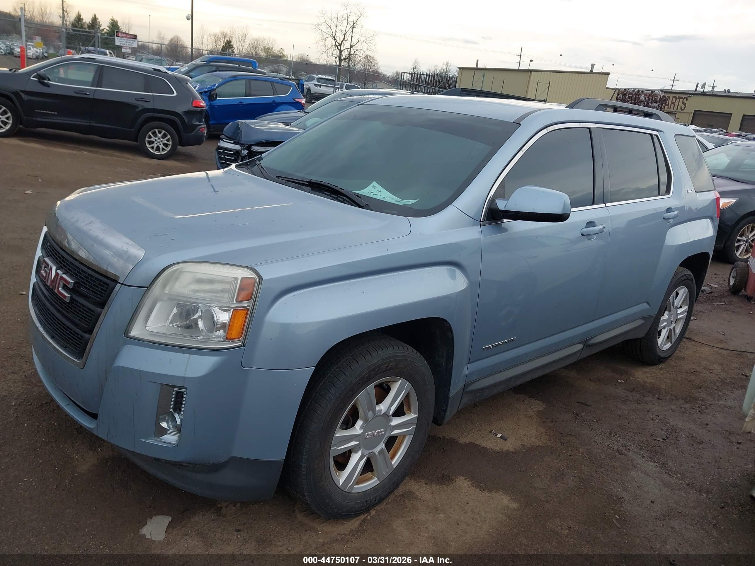 GMC TERRAIN image 2