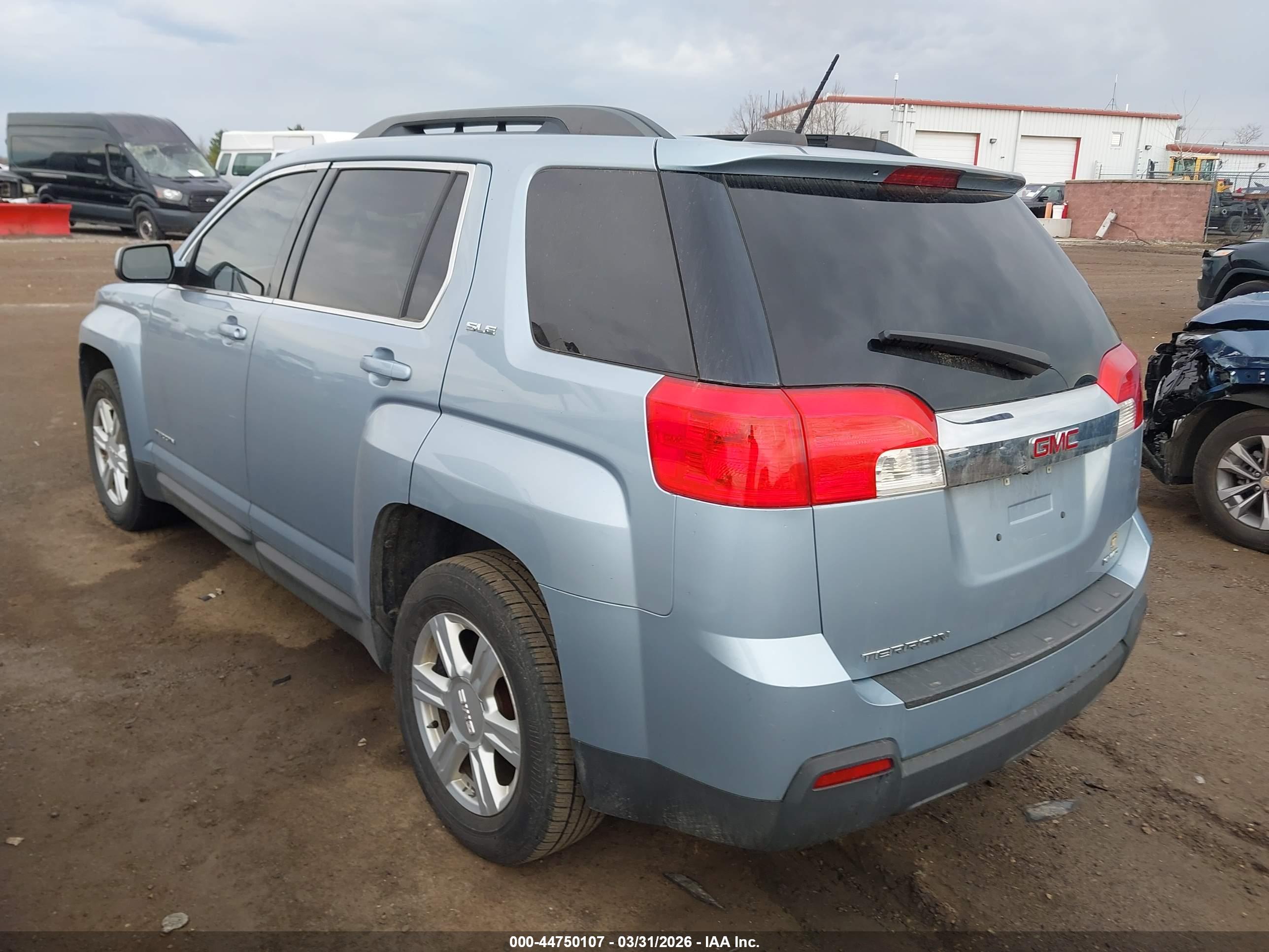 GMC TERRAIN image 3