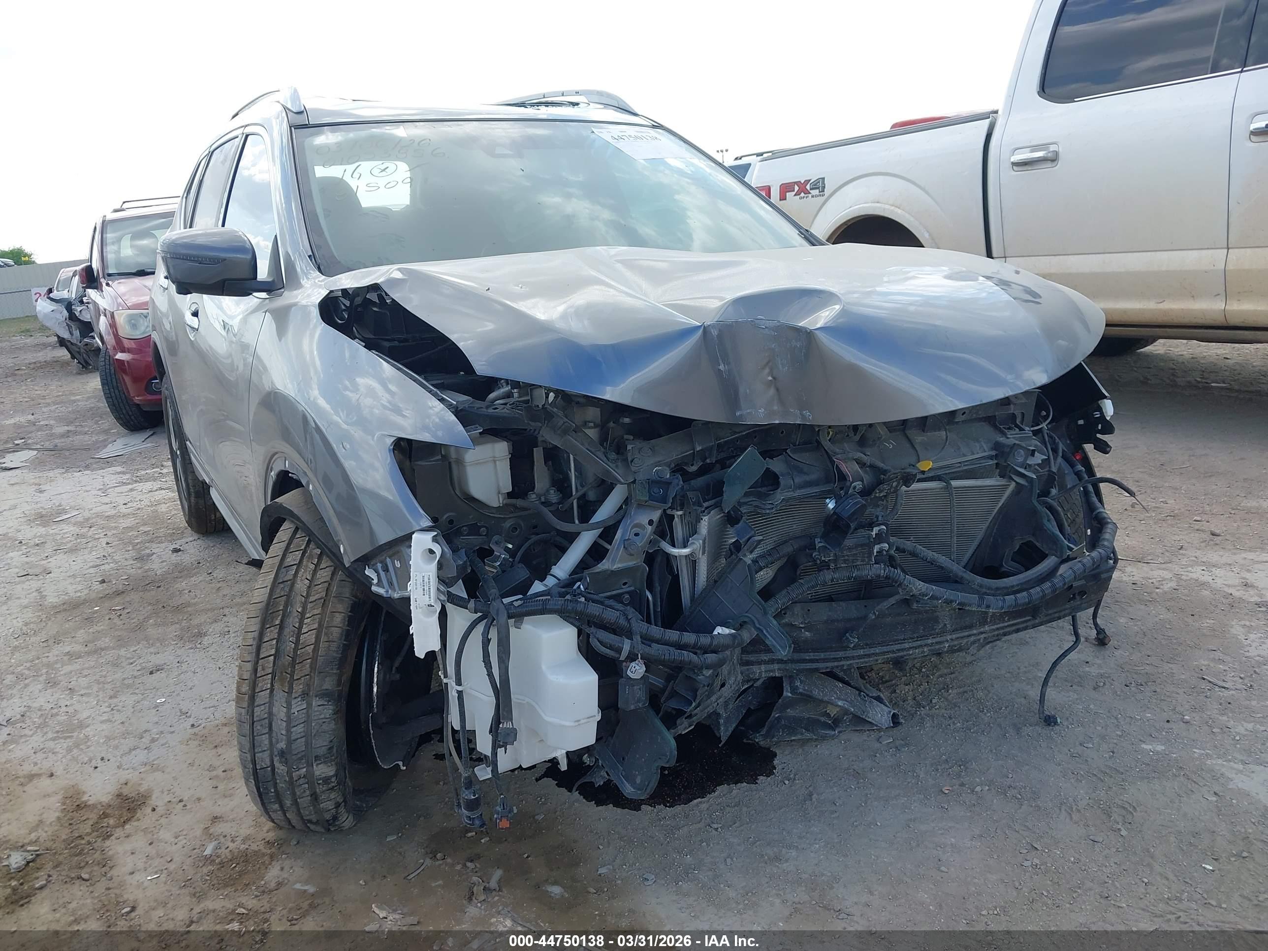NISSAN ROGUE image 6