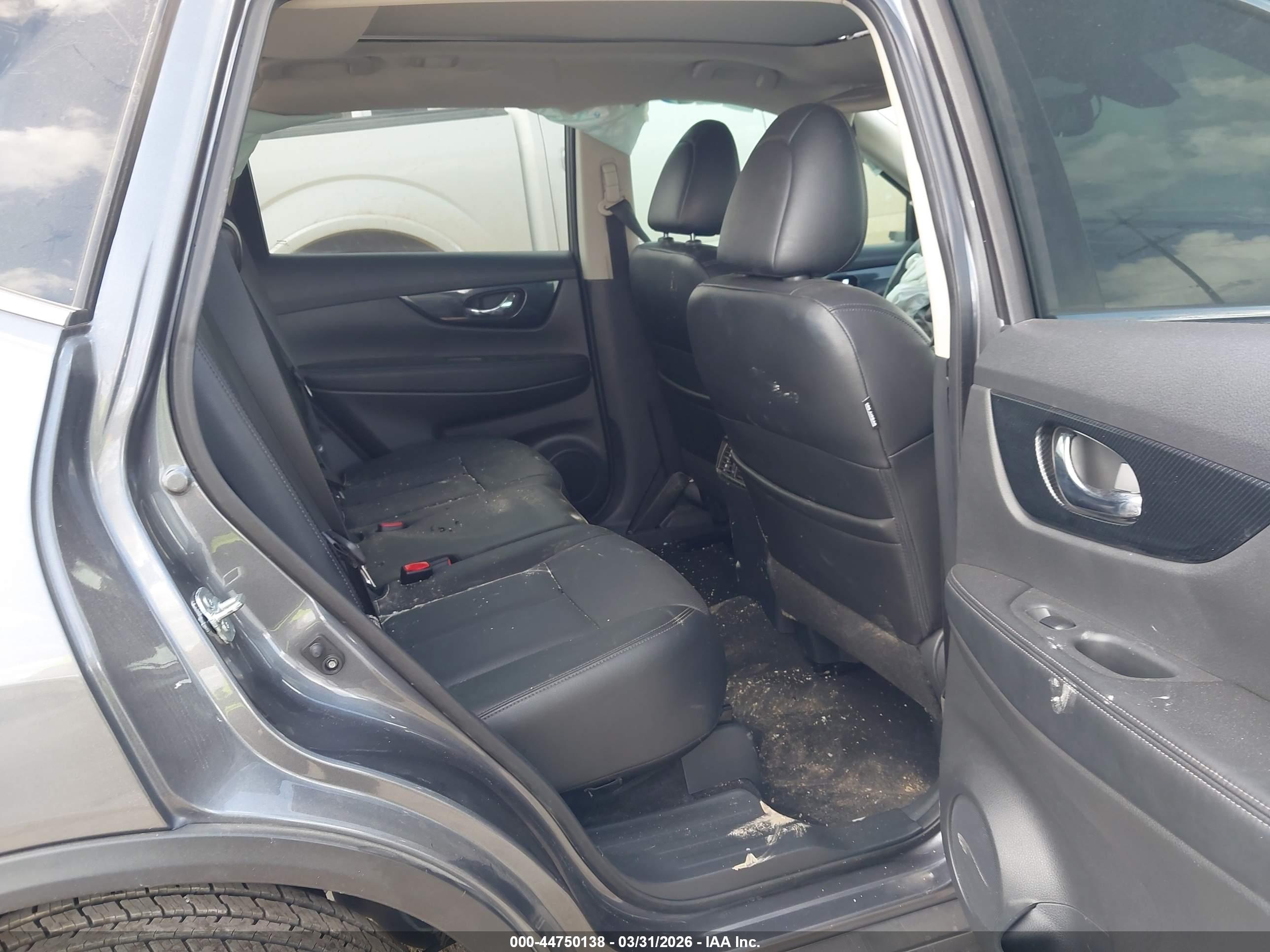 NISSAN ROGUE image 8