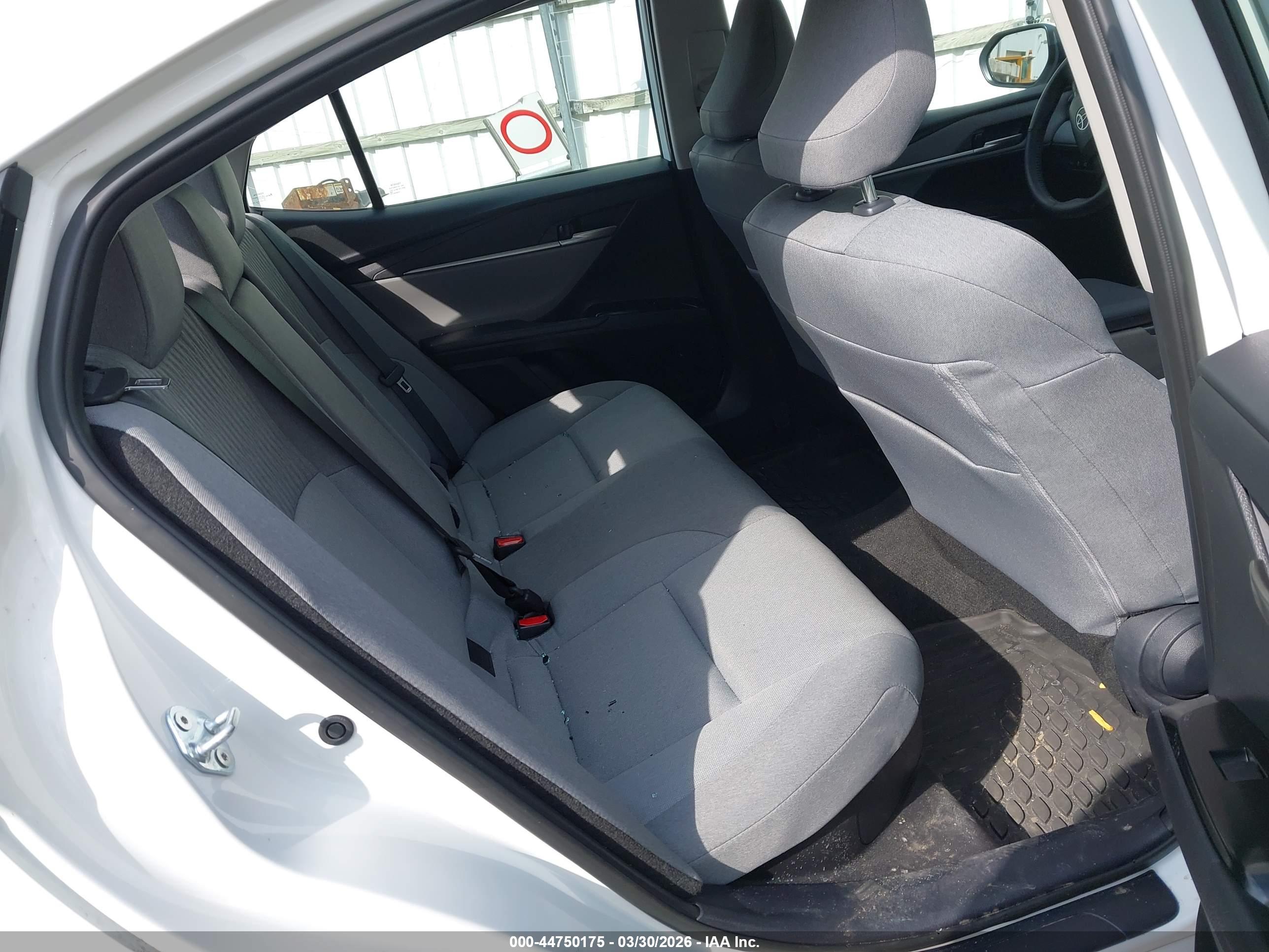 TOYOTA CAMRY image 8