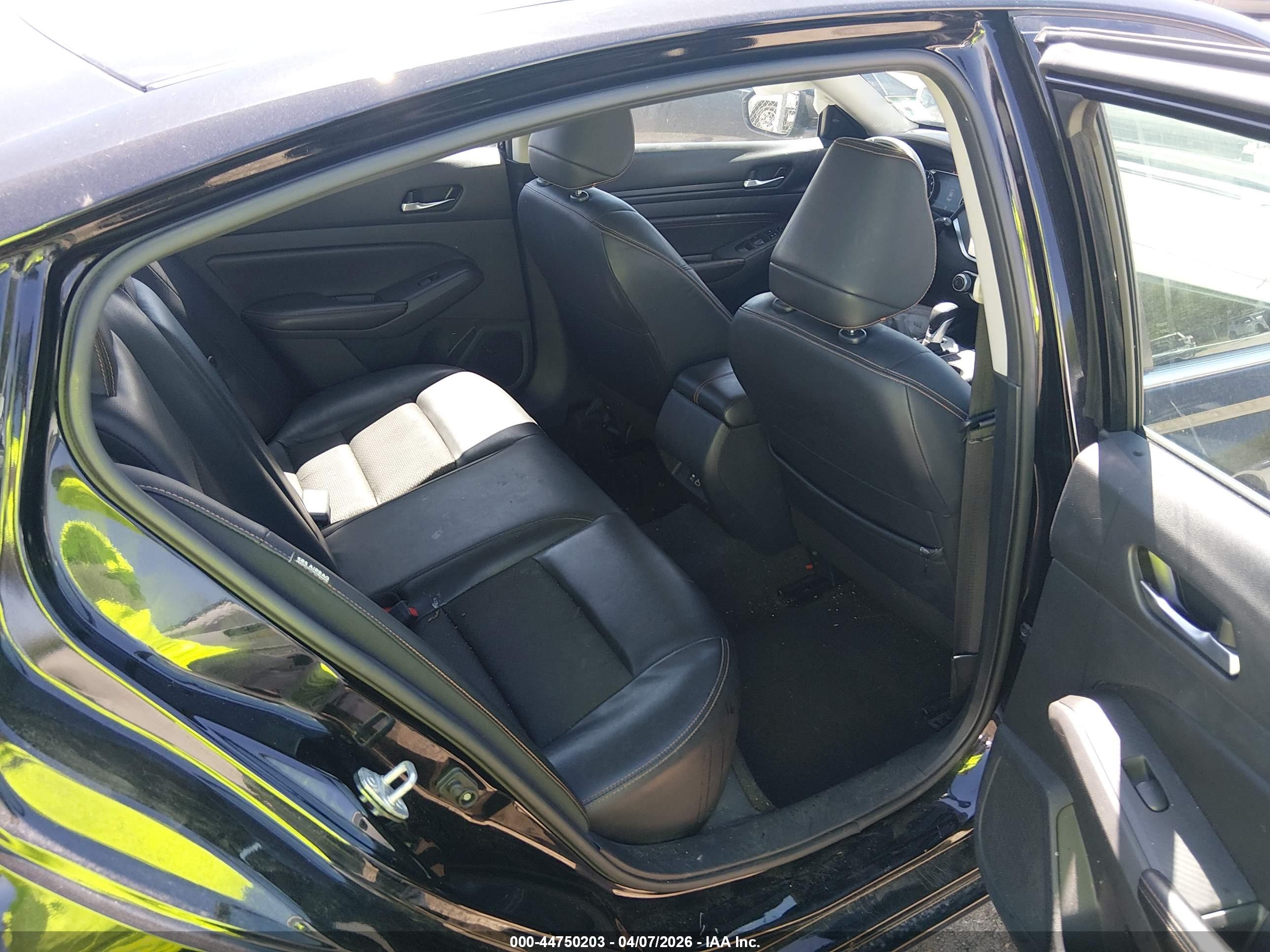 NISSAN ALTIMA image 8