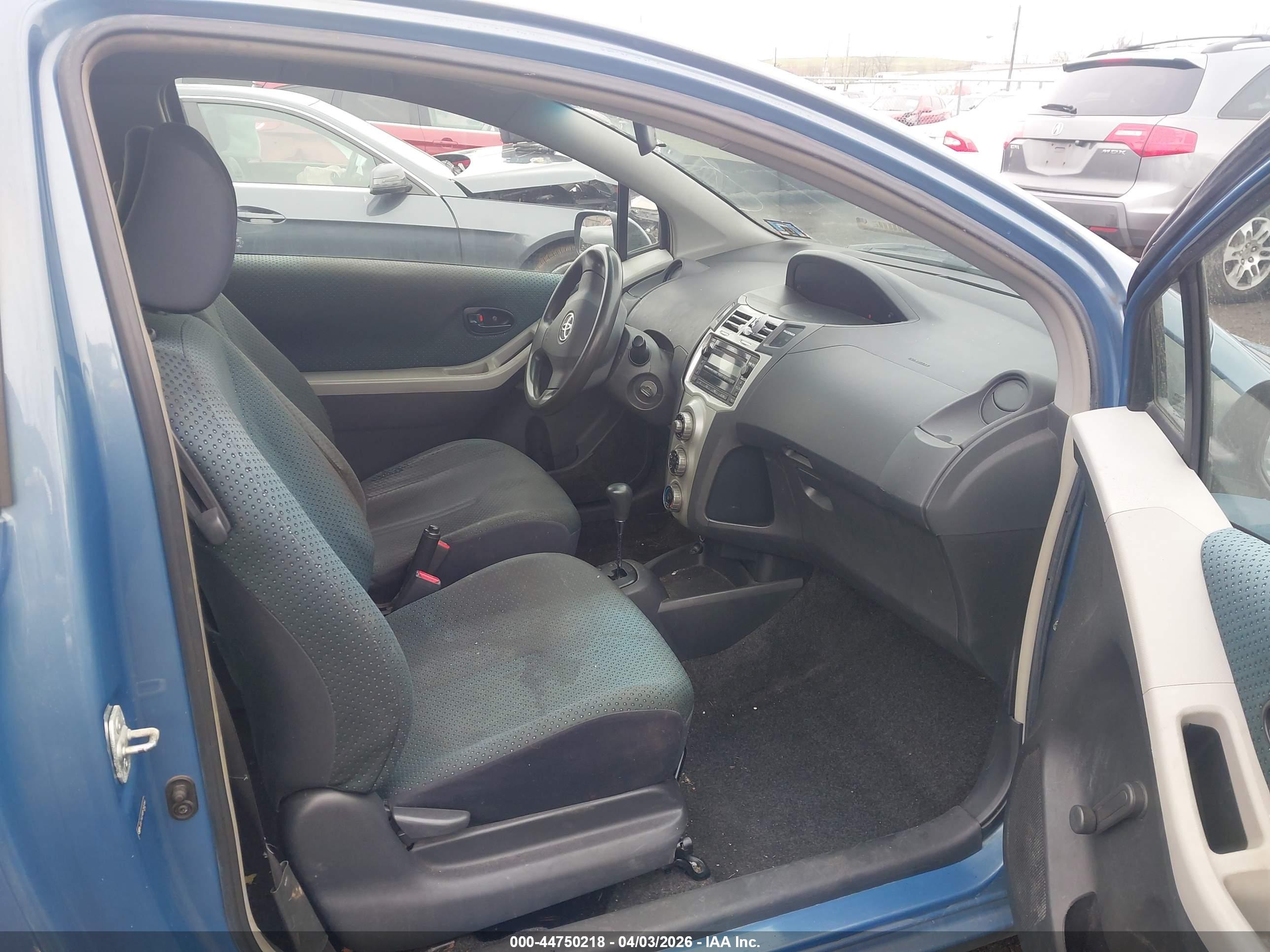 TOYOTA YARIS image 5