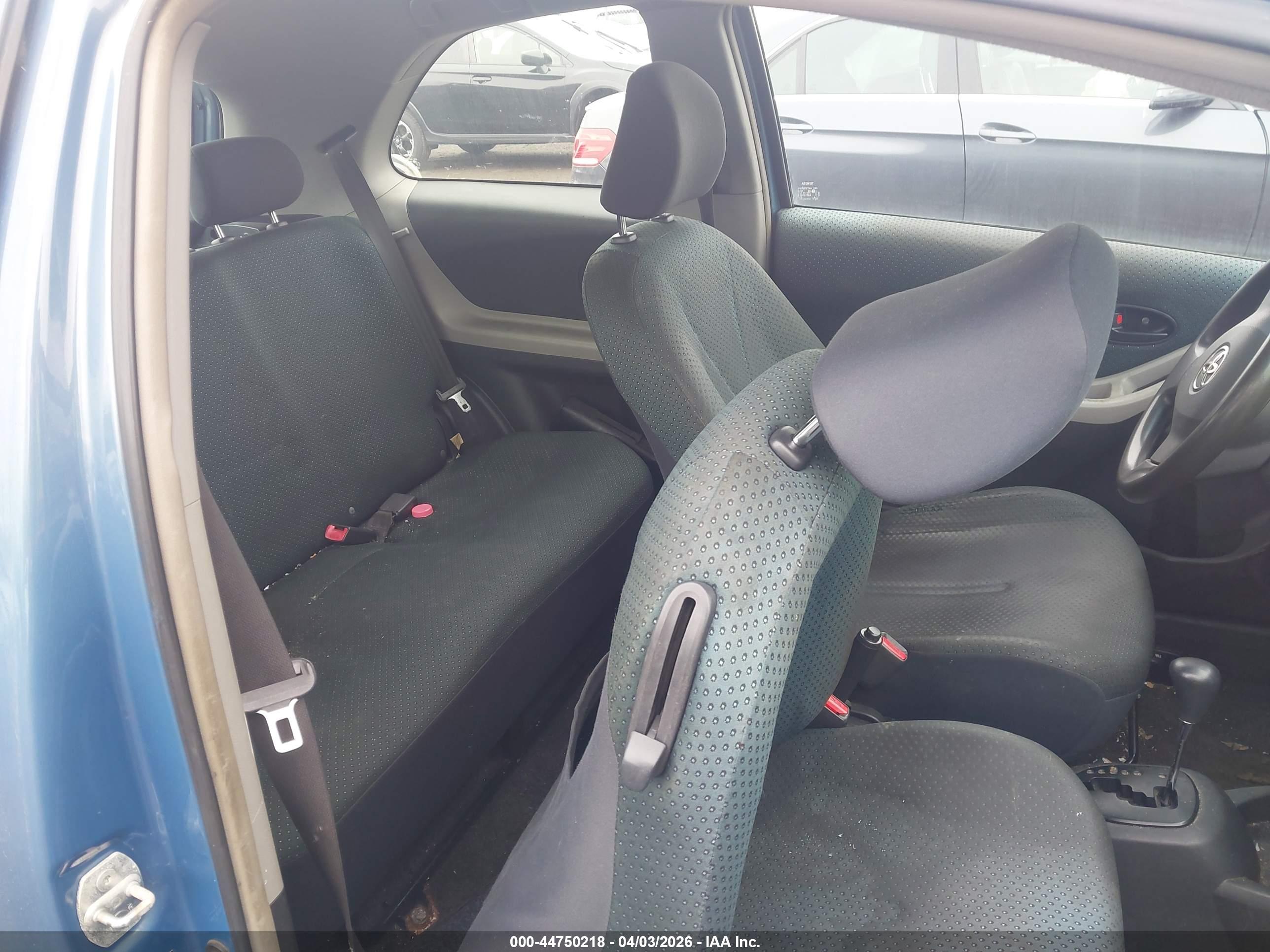 TOYOTA YARIS image 8
