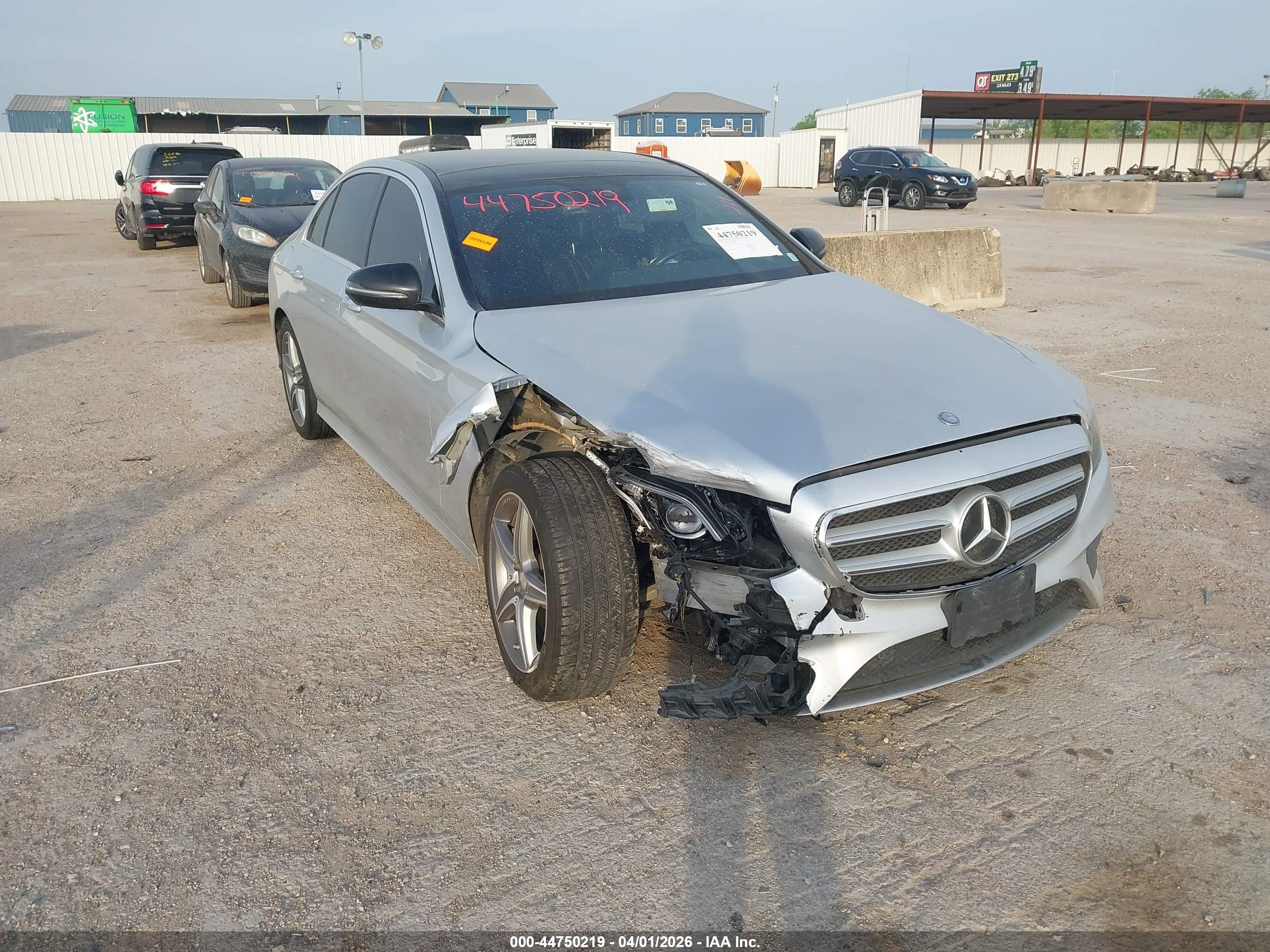 MERCEDES-BENZ E image 6