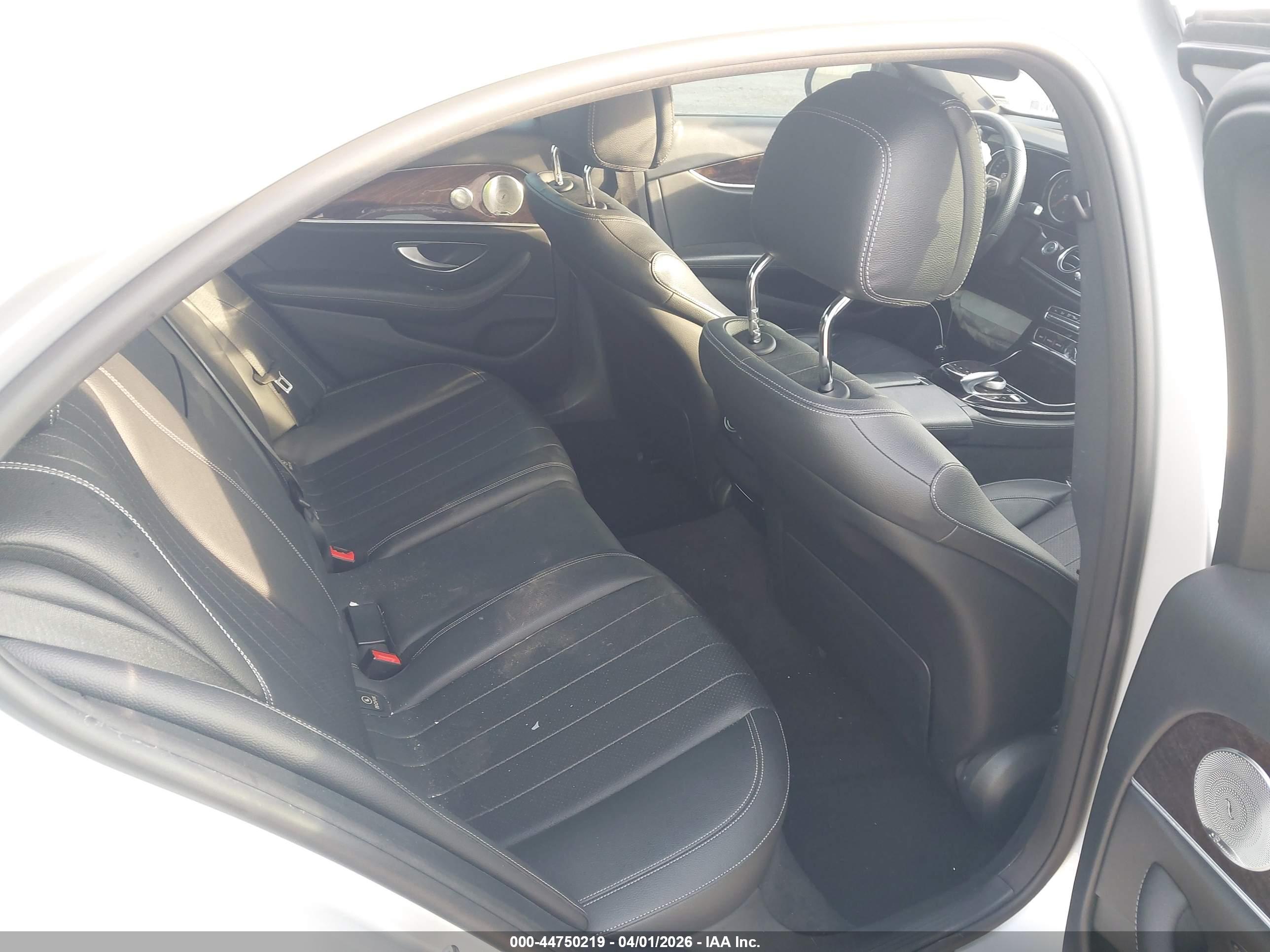 MERCEDES-BENZ E image 8