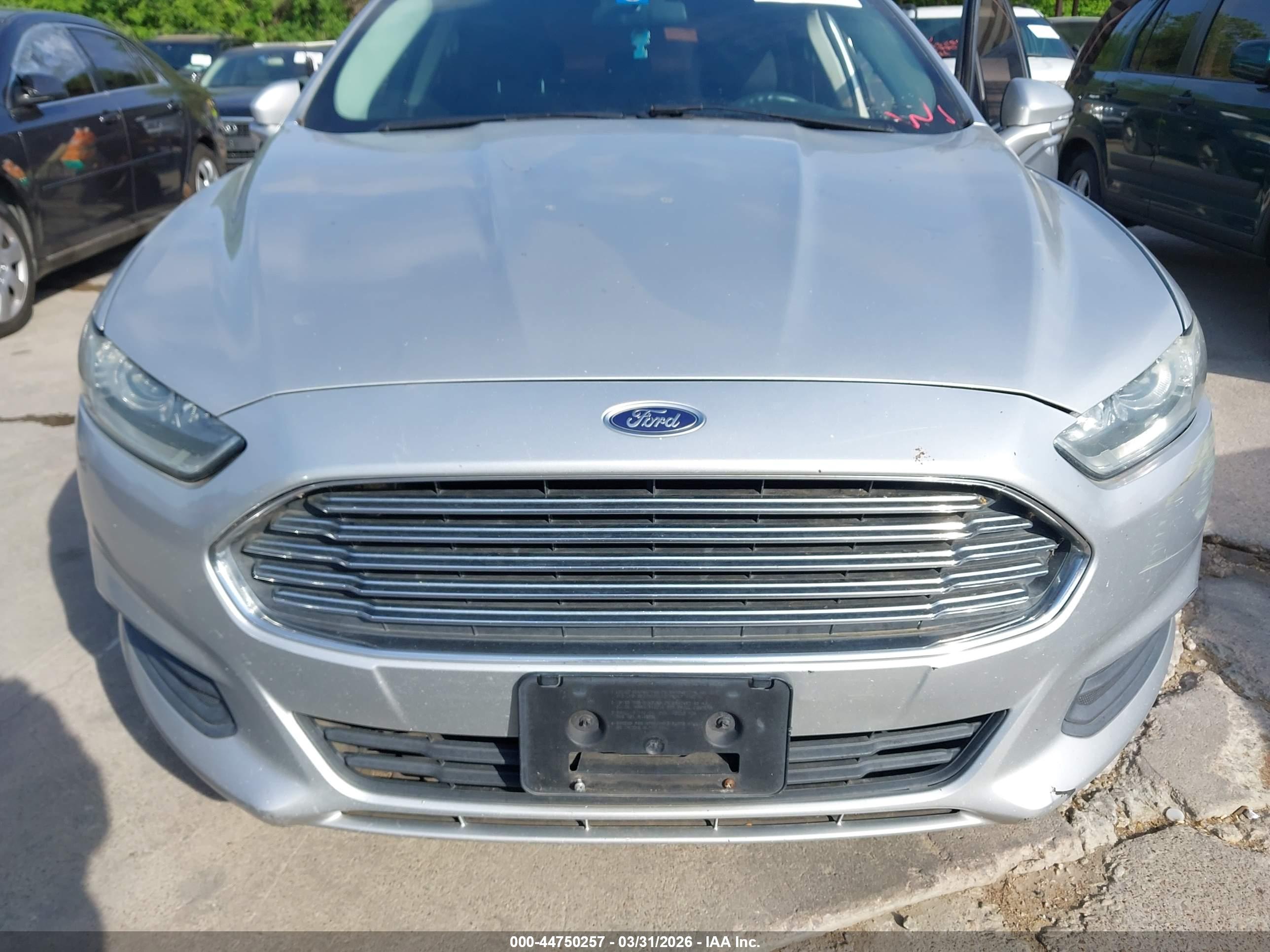 FORD FUSION image 6