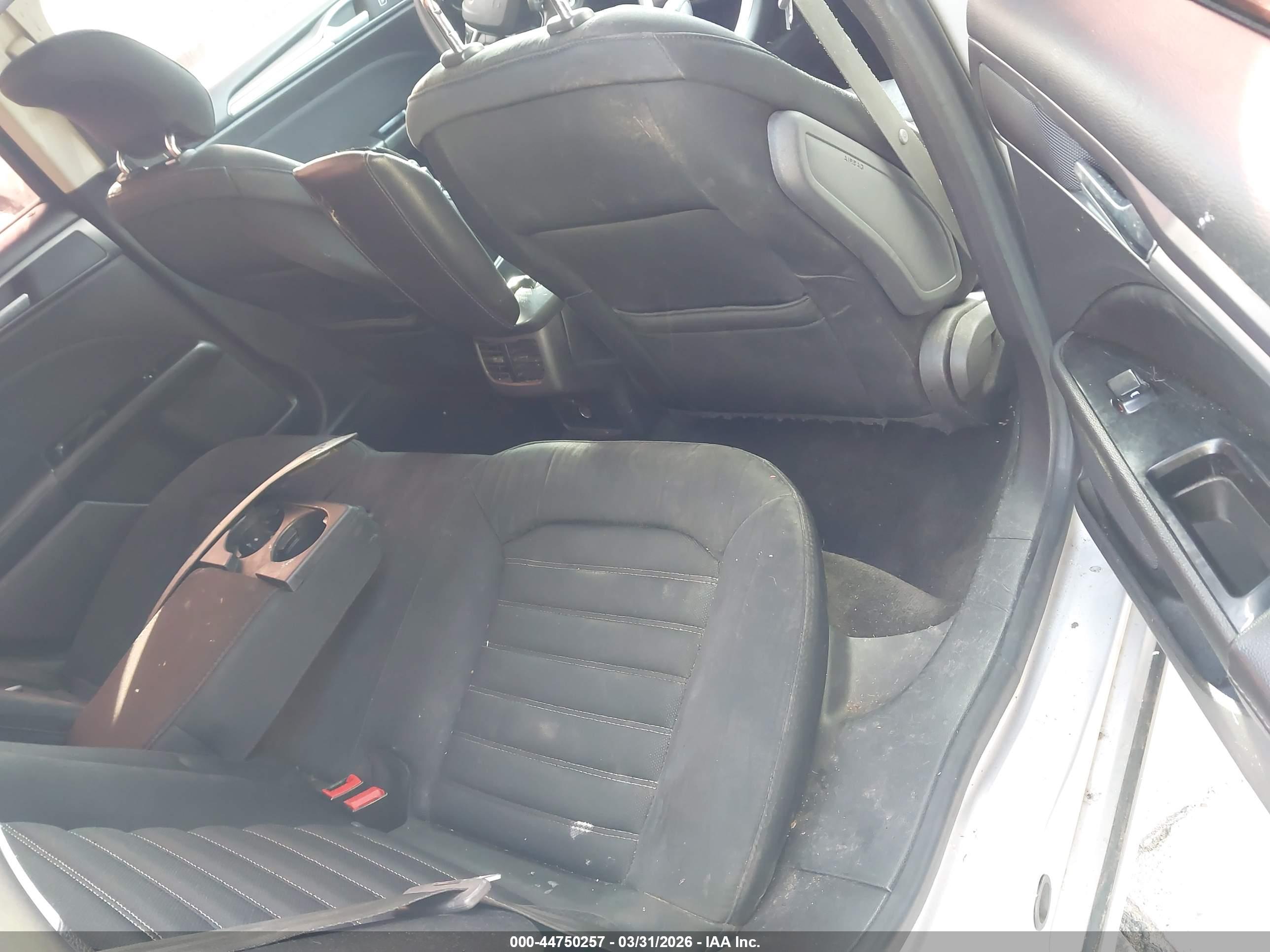 FORD FUSION image 8