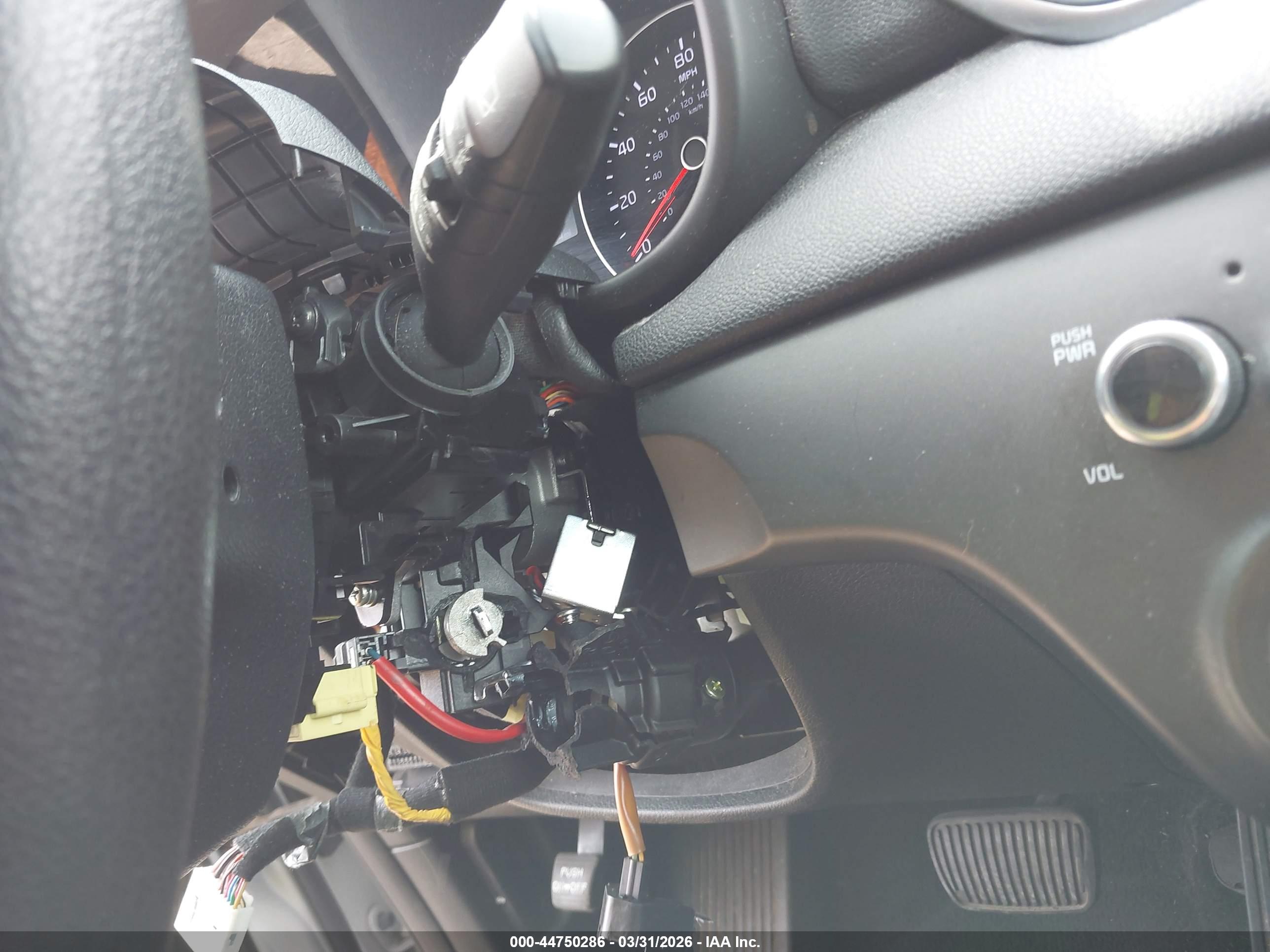 KIA SPORTAGE image 6