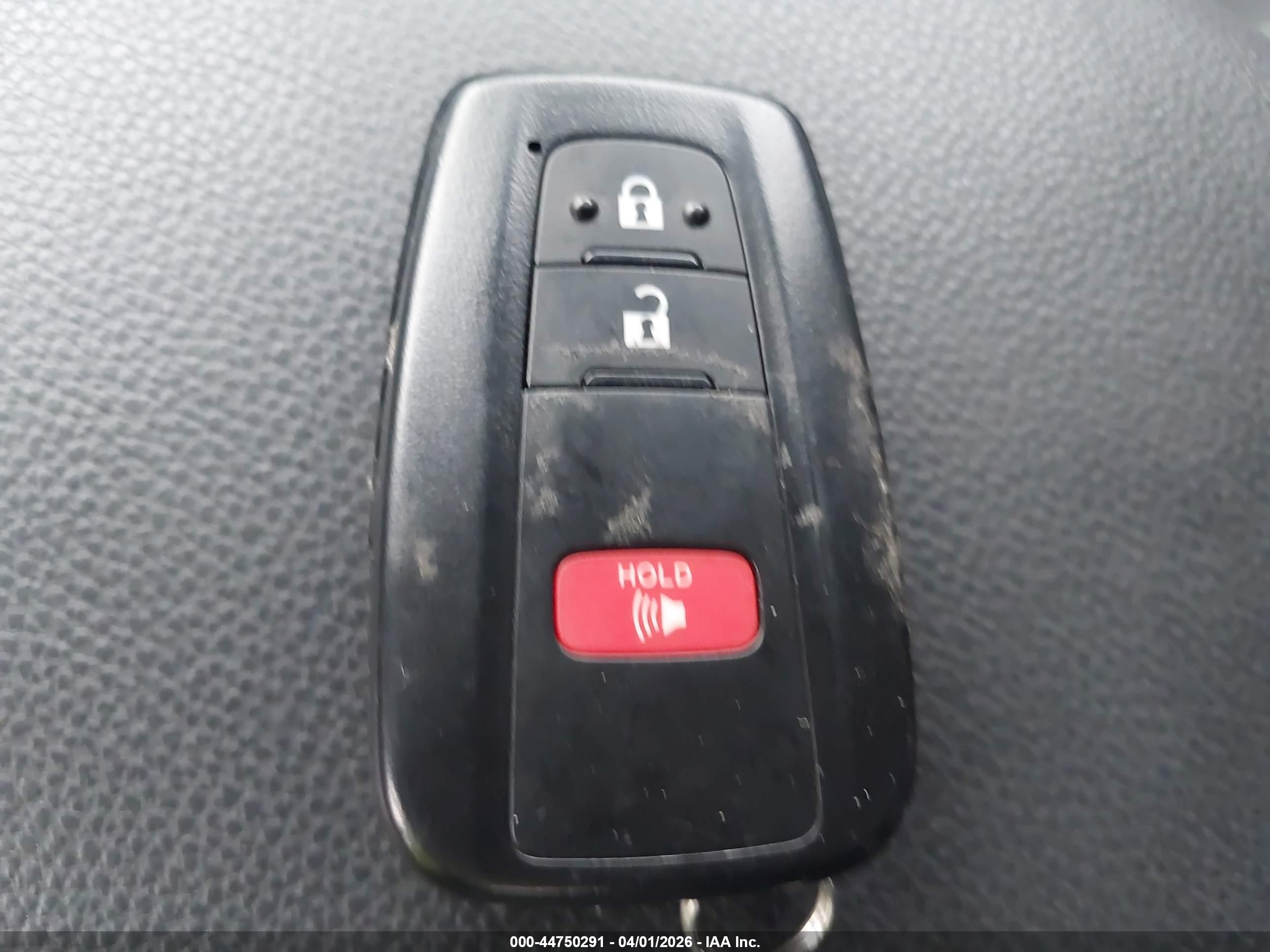 TOYOTA RAV4 image 11
