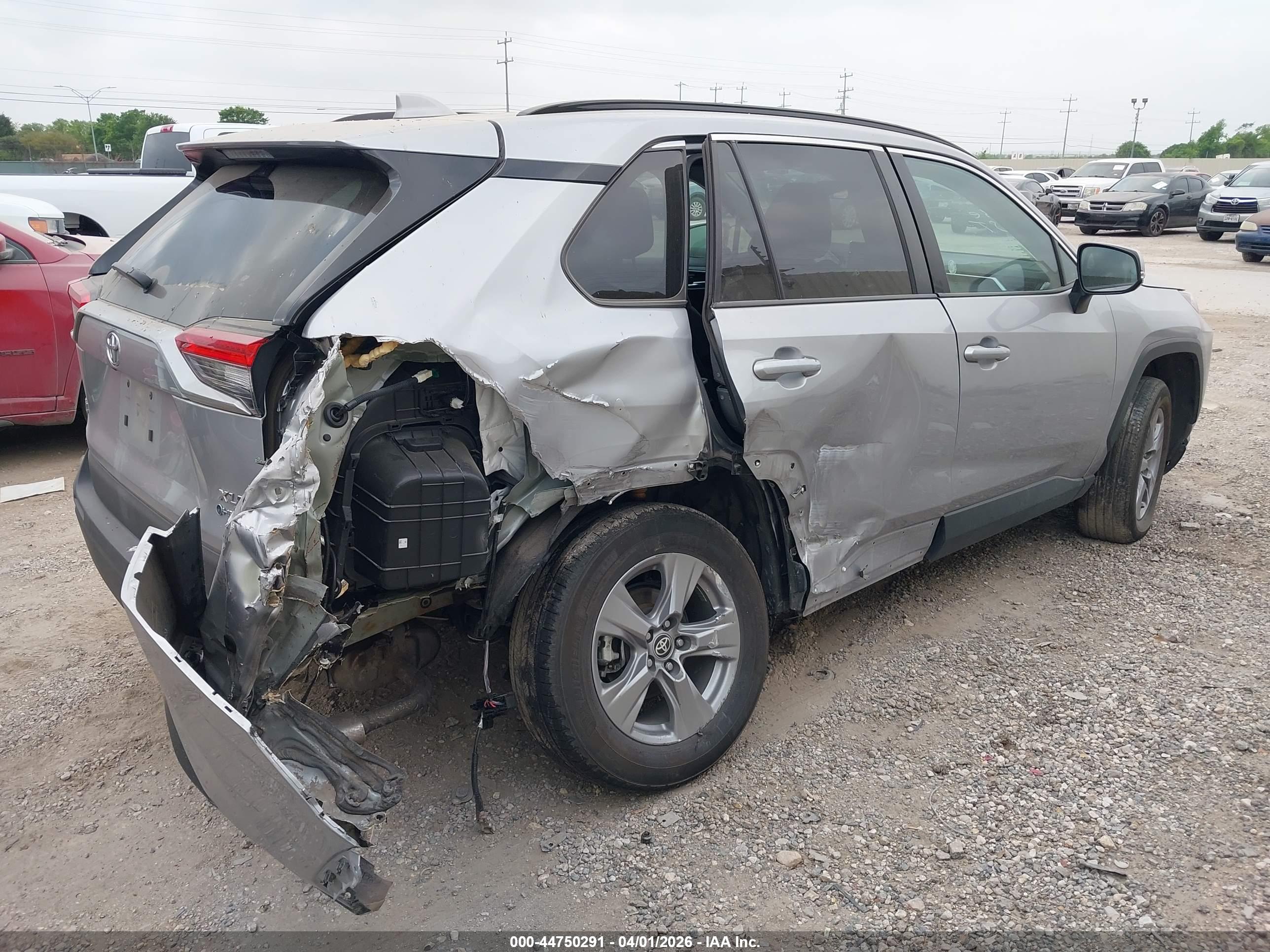 TOYOTA RAV4 image 4