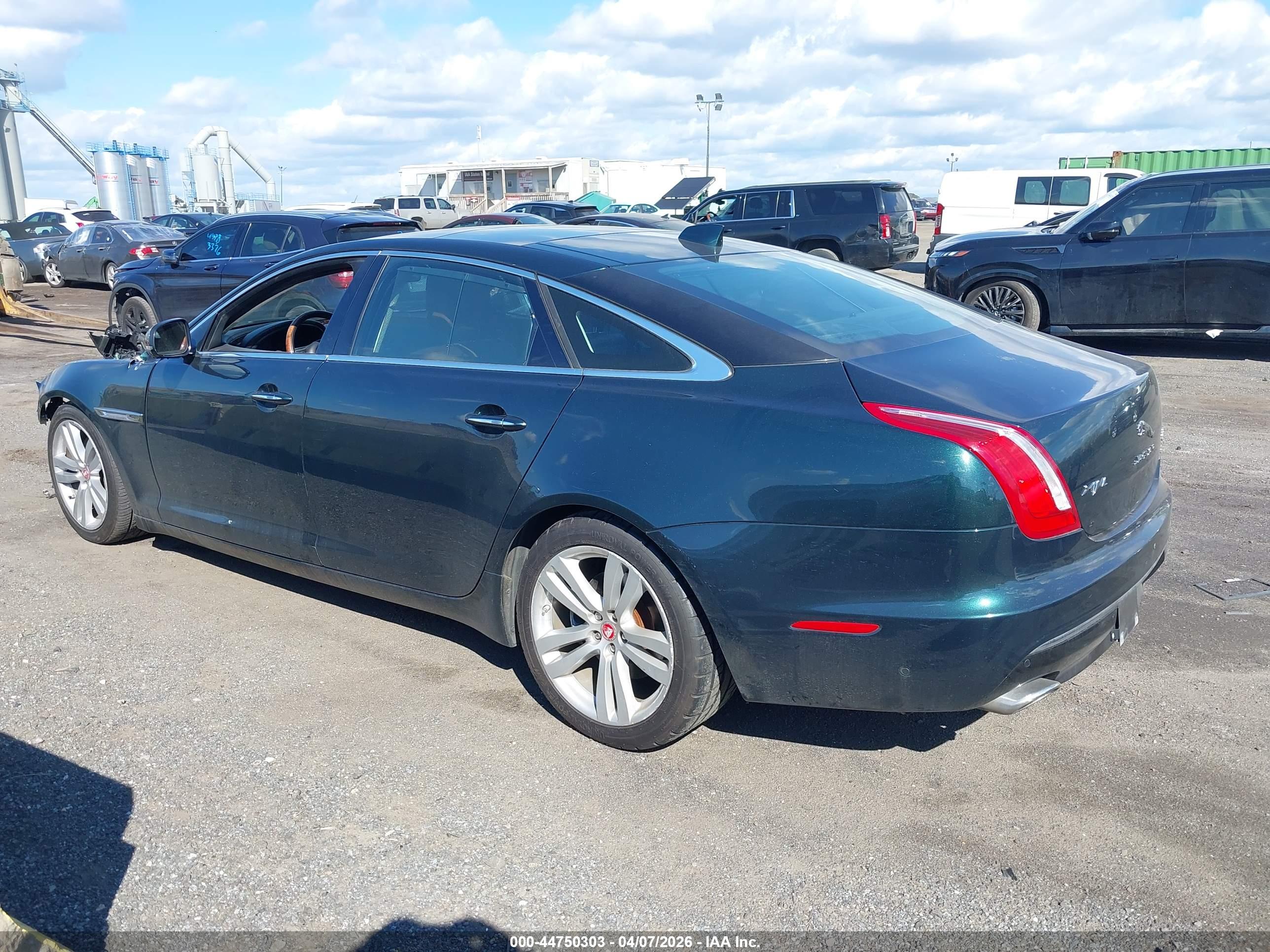 JAGUAR XJ image 3