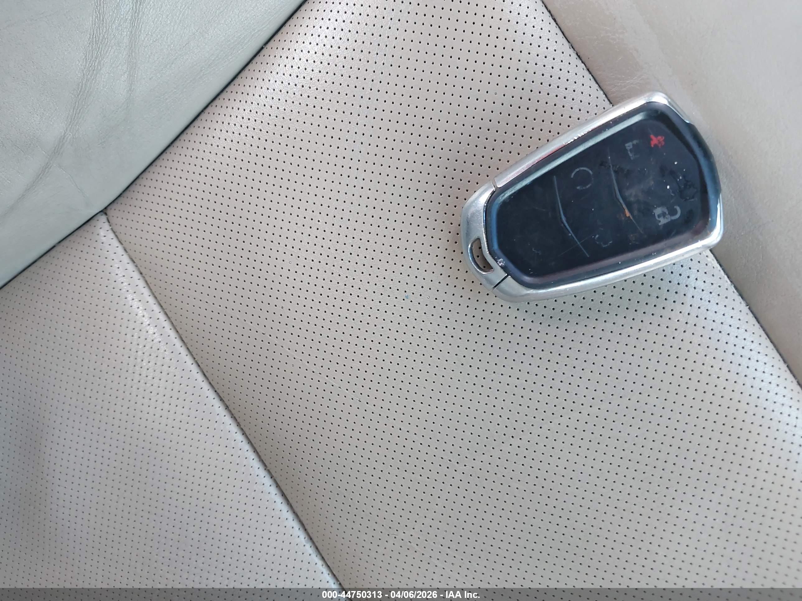 CADILLAC XTS image 11