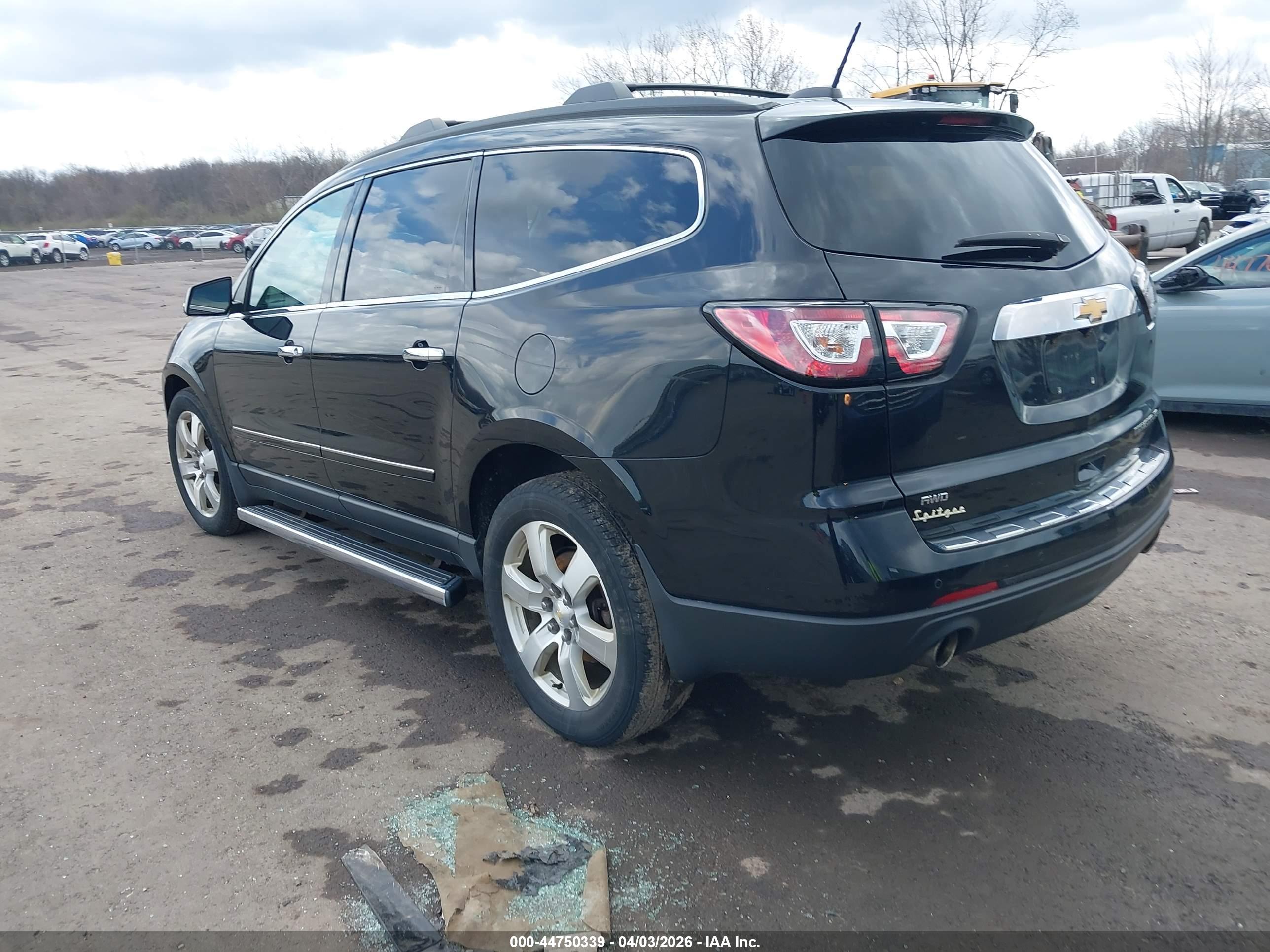 CHEVROLET TRAVERSE image 3