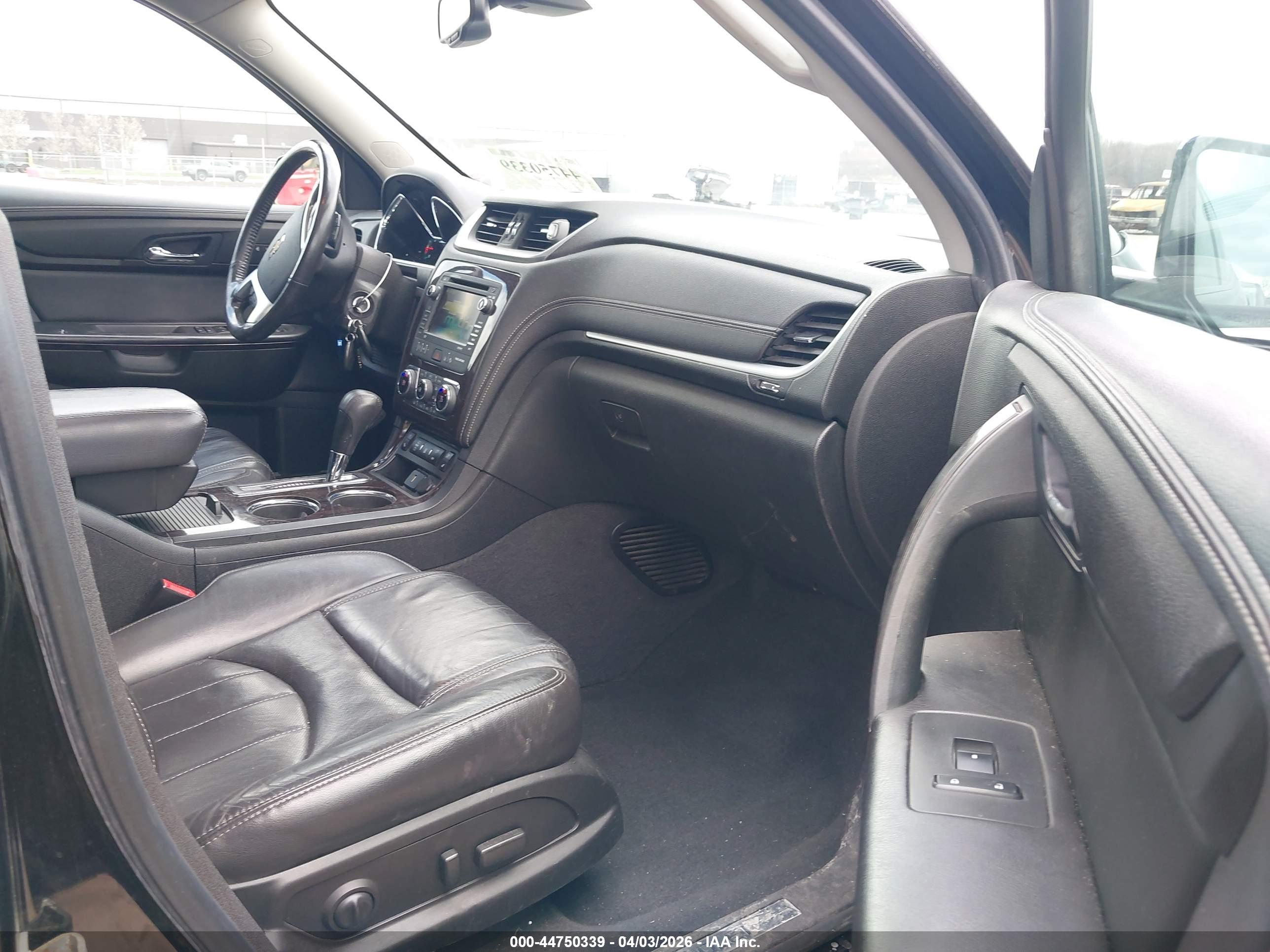 CHEVROLET TRAVERSE image 5