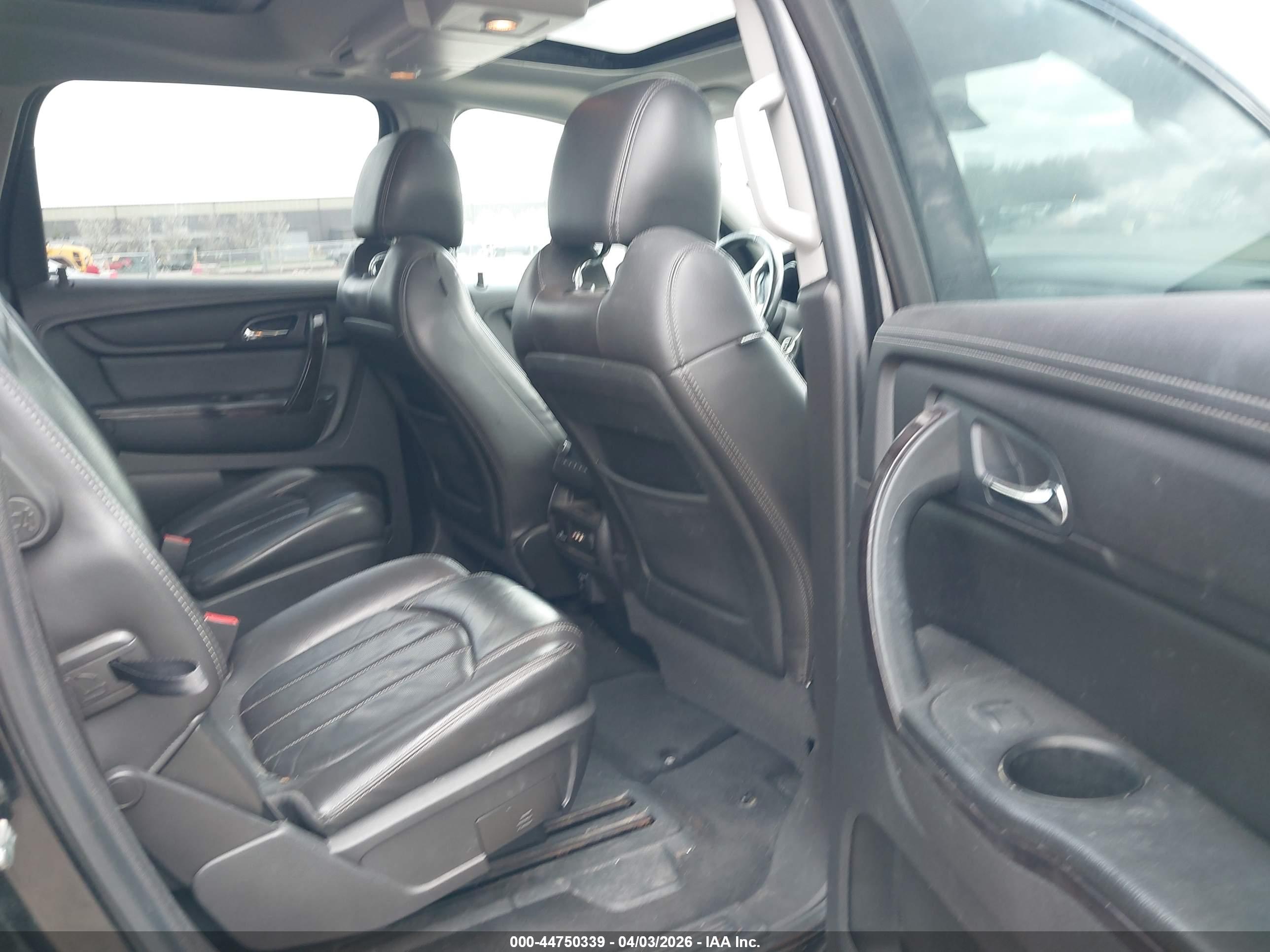 CHEVROLET TRAVERSE image 8