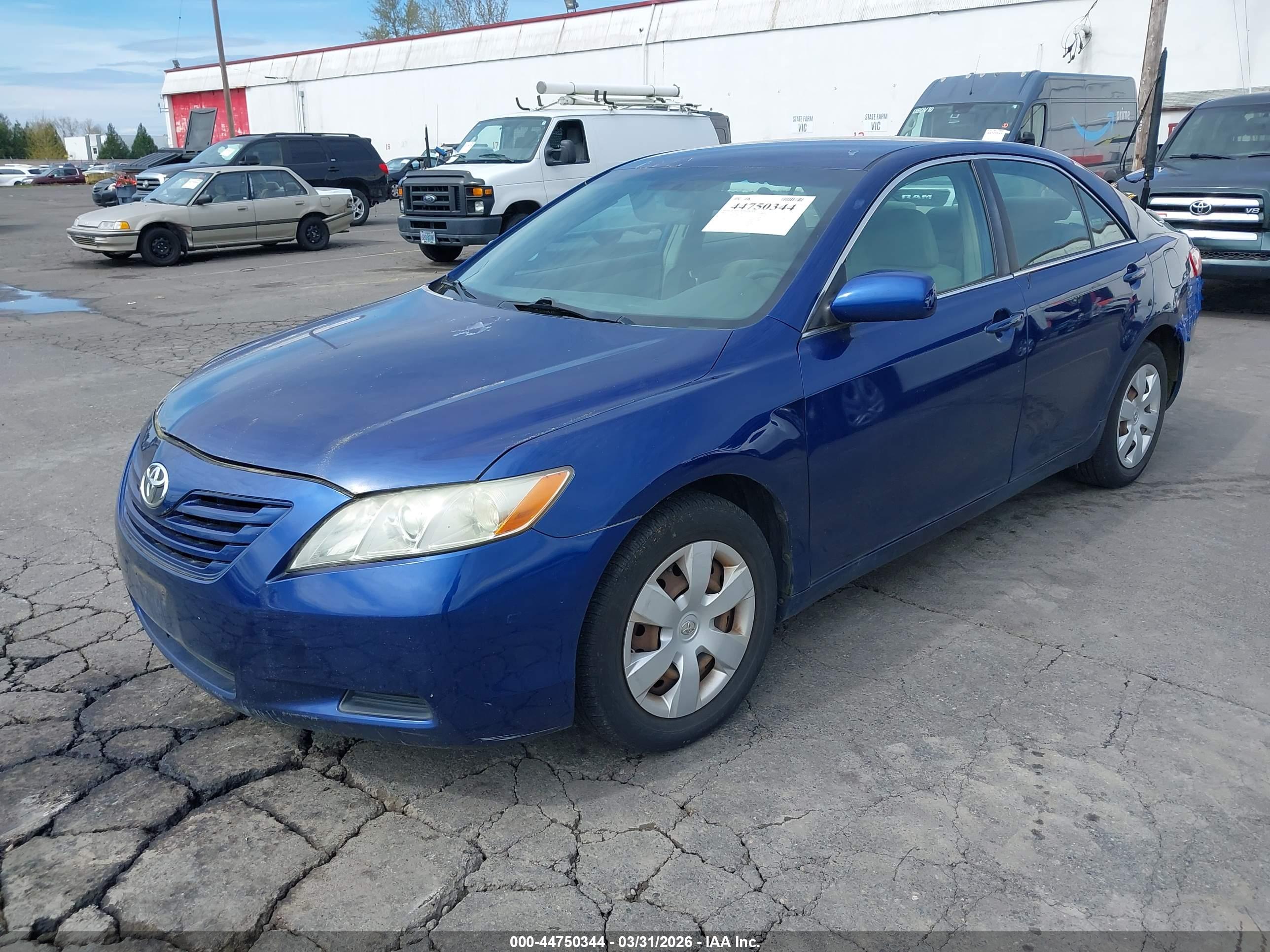 TOYOTA CAMRY image 2
