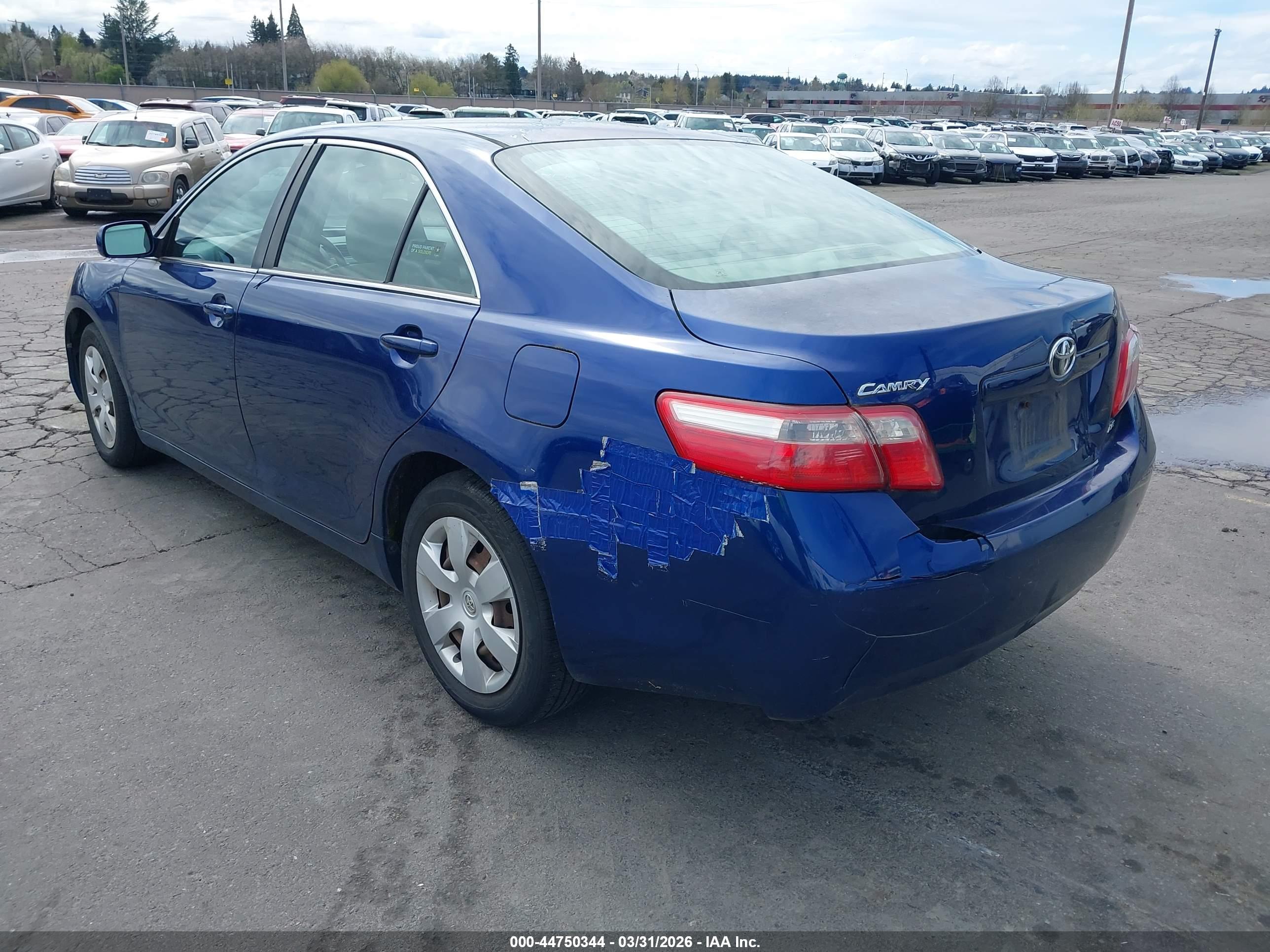 TOYOTA CAMRY image 3