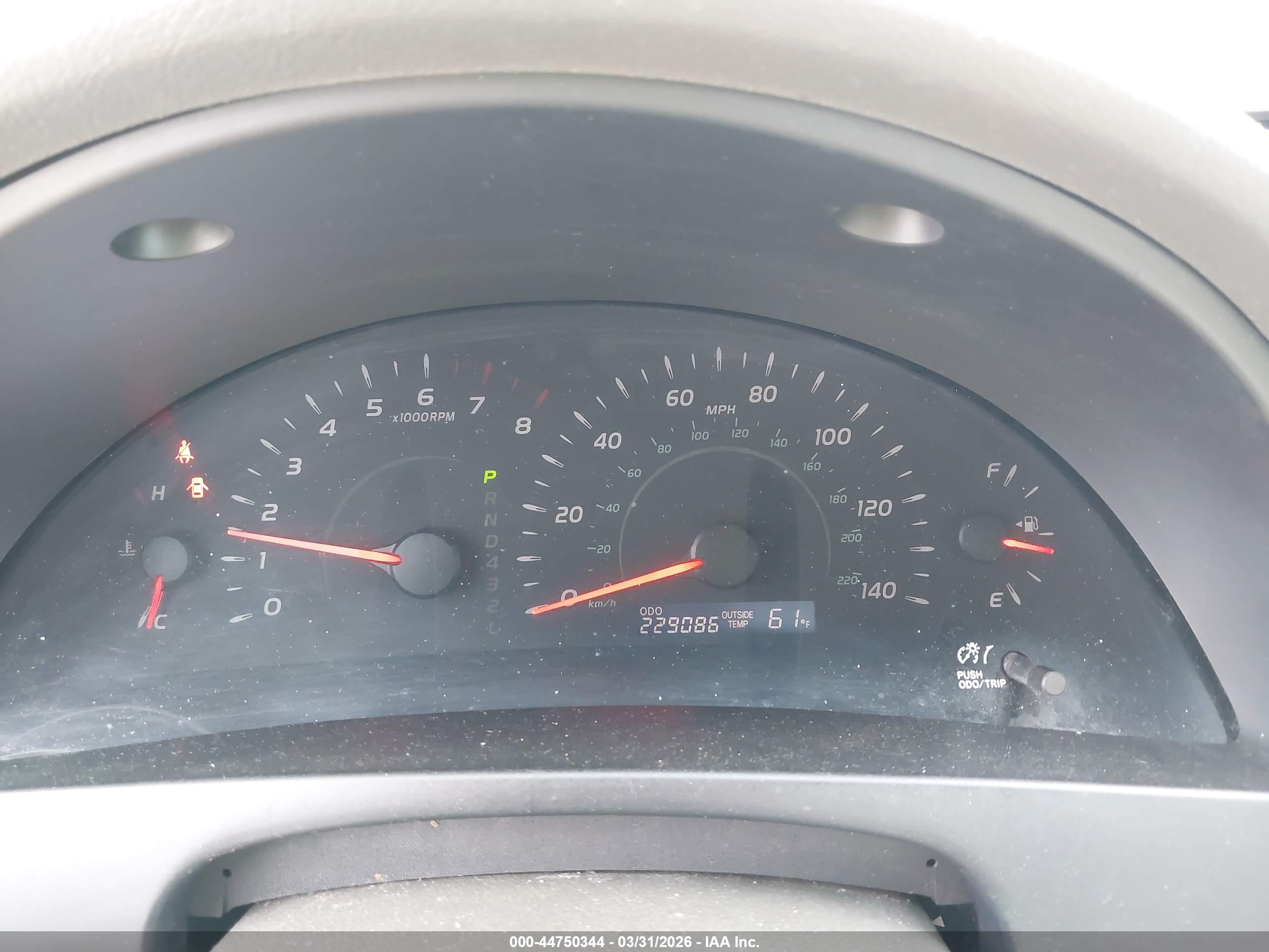 TOYOTA CAMRY image 7