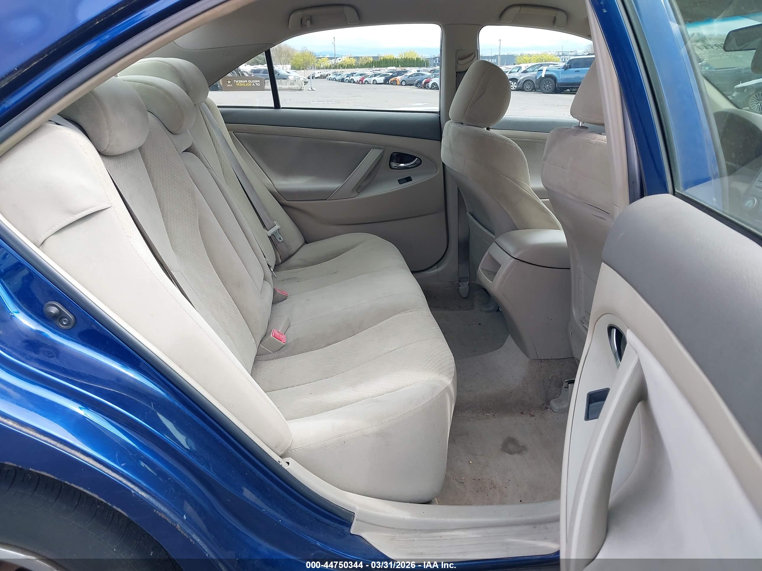 TOYOTA CAMRY image 8