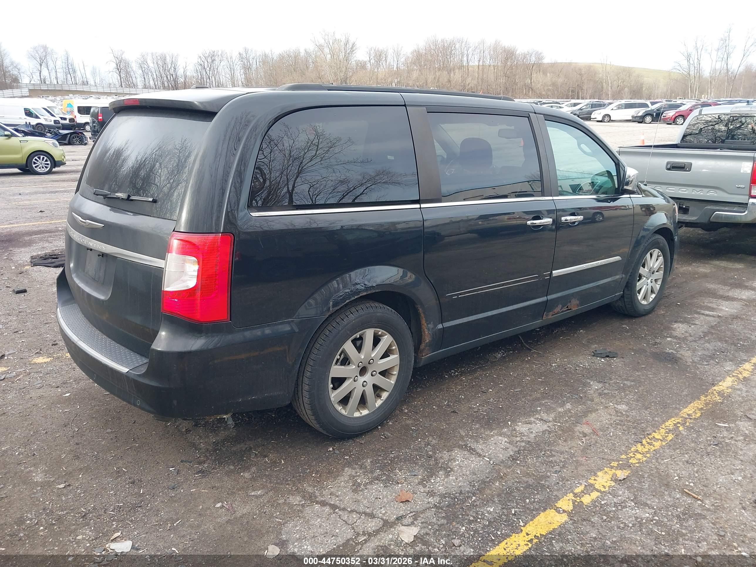 CHRYSLER TOWN image 4