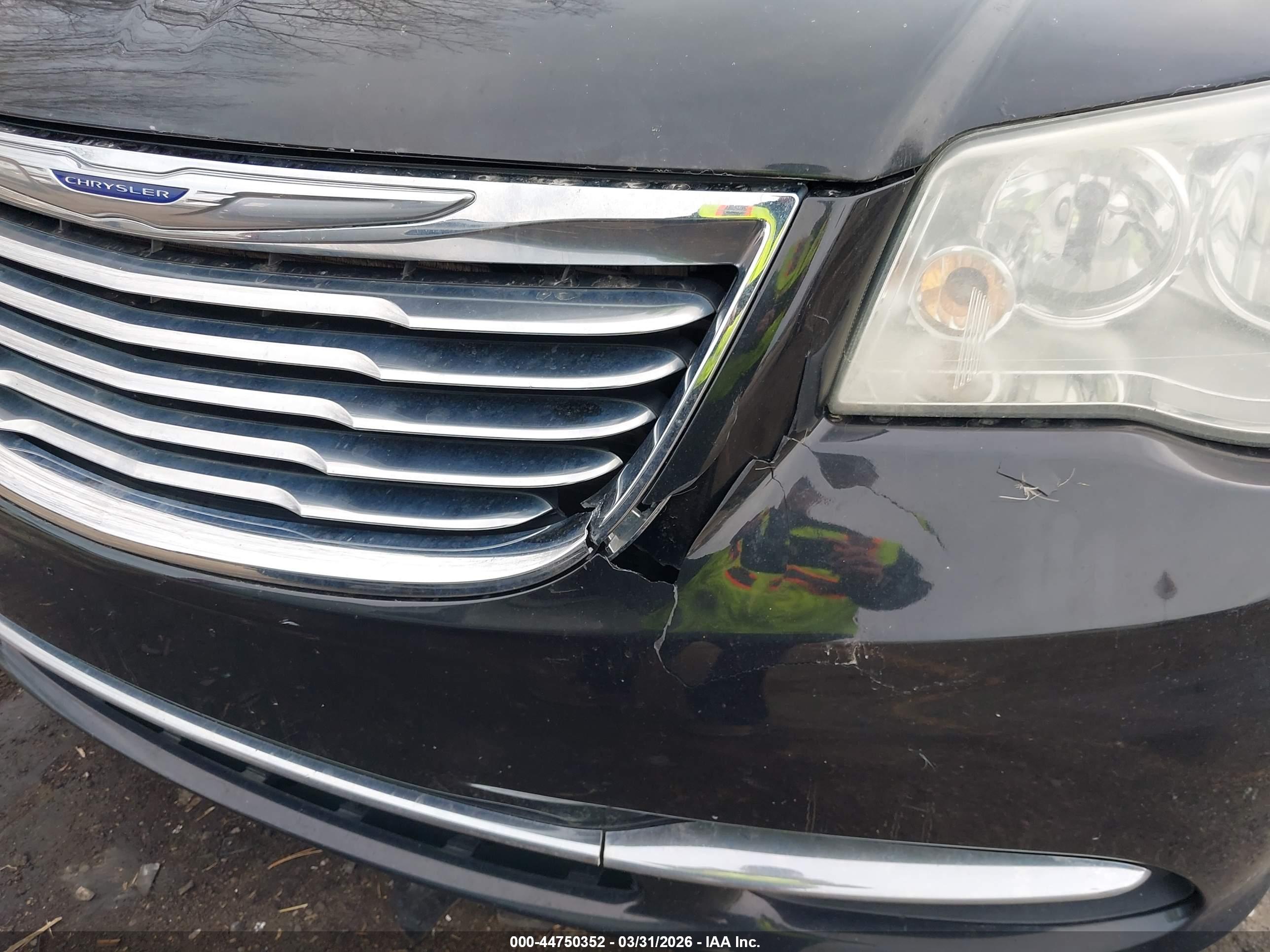 CHRYSLER TOWN image 6