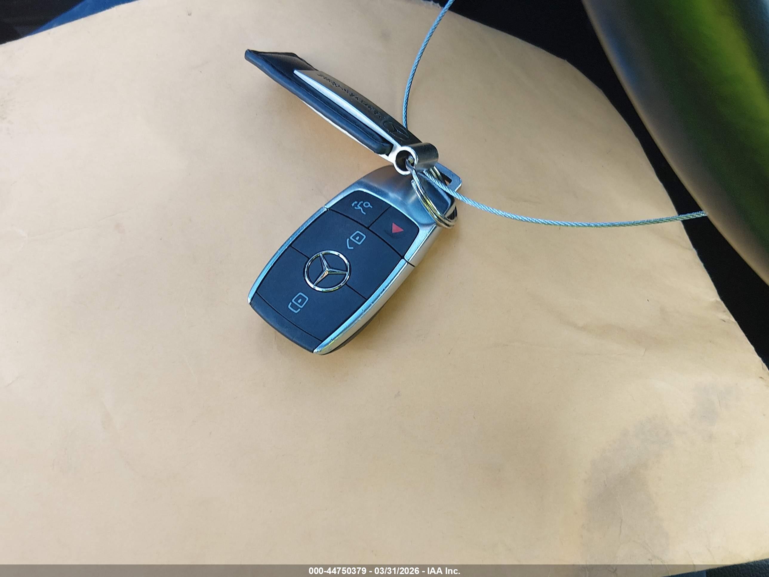 MERCEDES-BENZ GLA image 11
