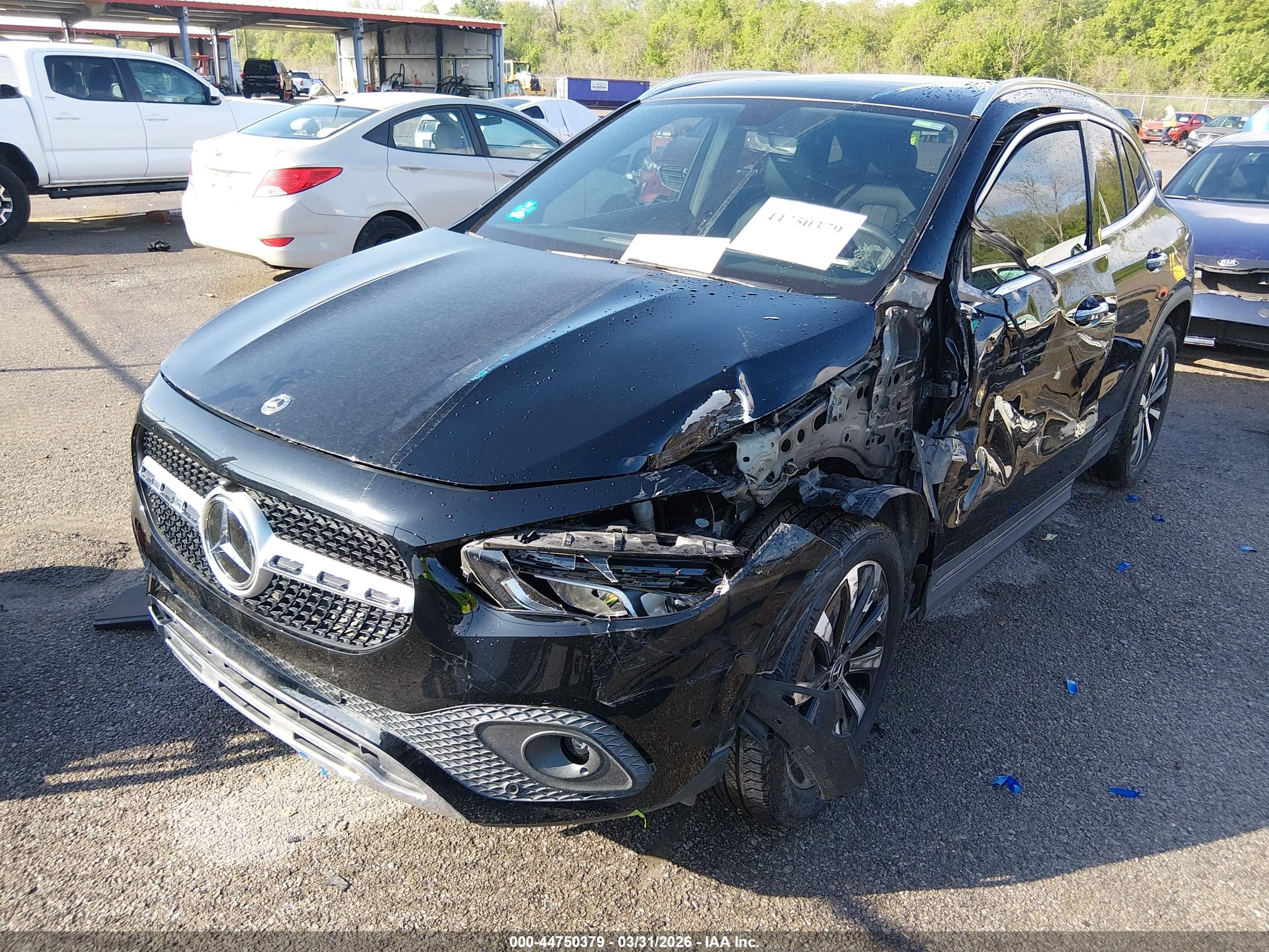 MERCEDES-BENZ GLA image 2