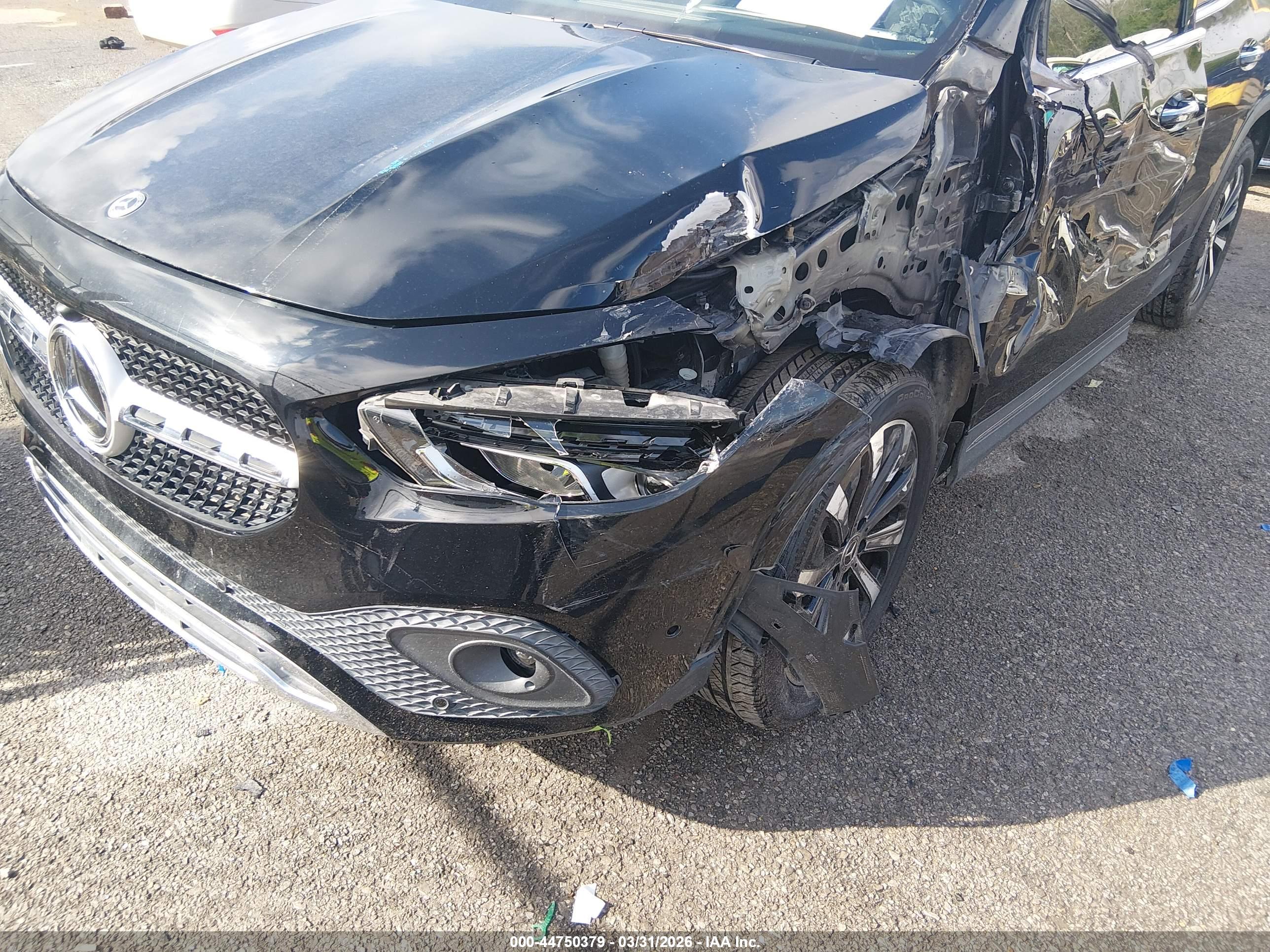 MERCEDES-BENZ GLA image 6