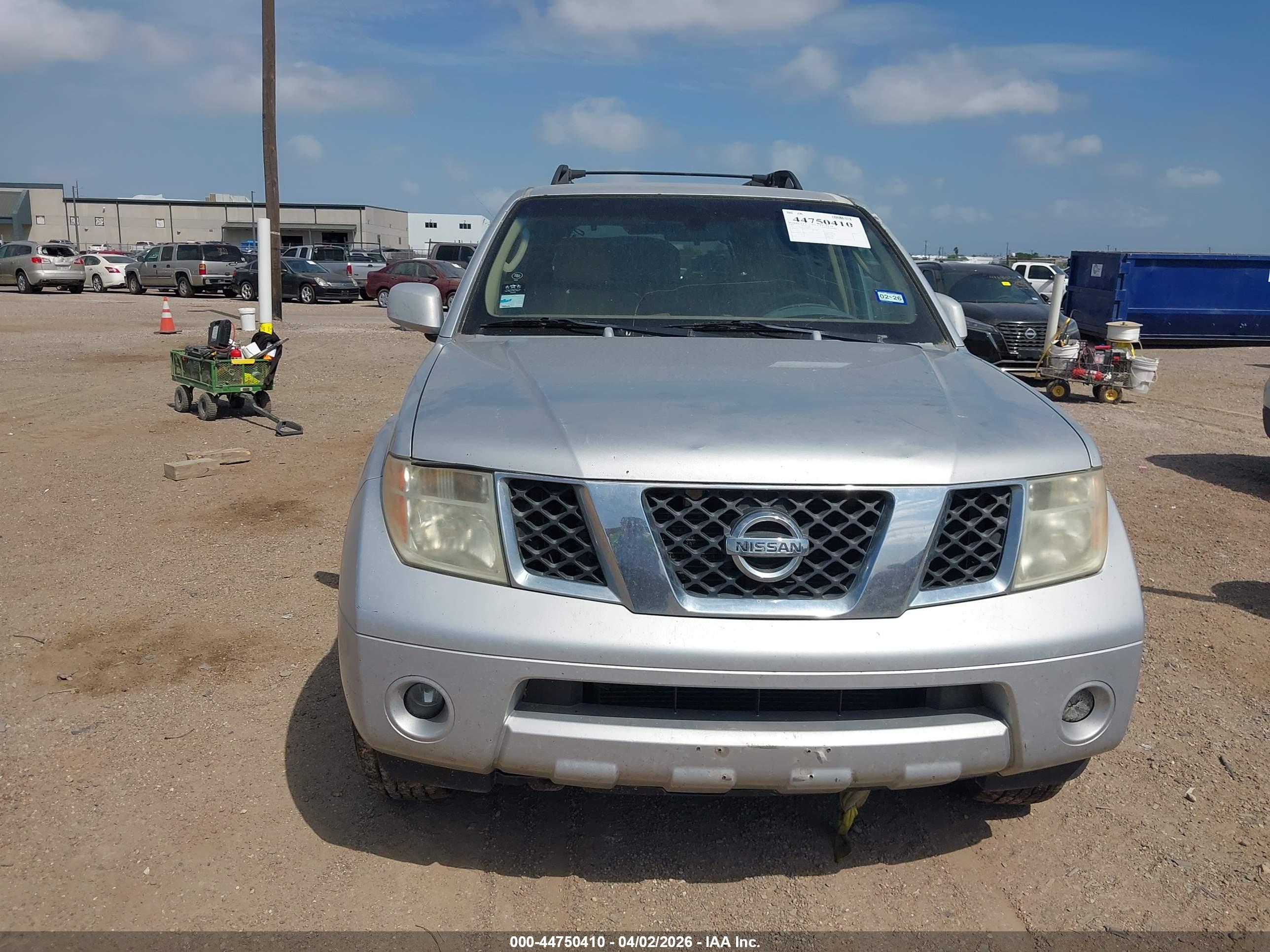 NISSAN PATHFINDER image 6