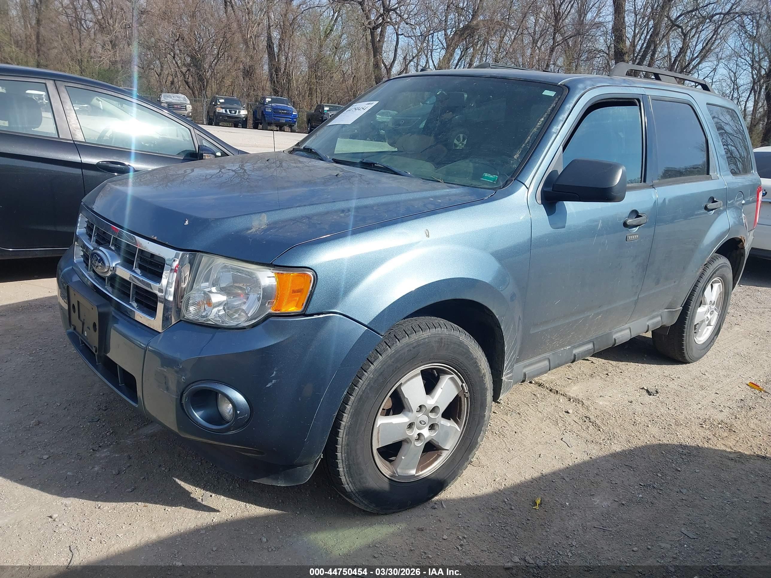 FORD ESCAPE image 2