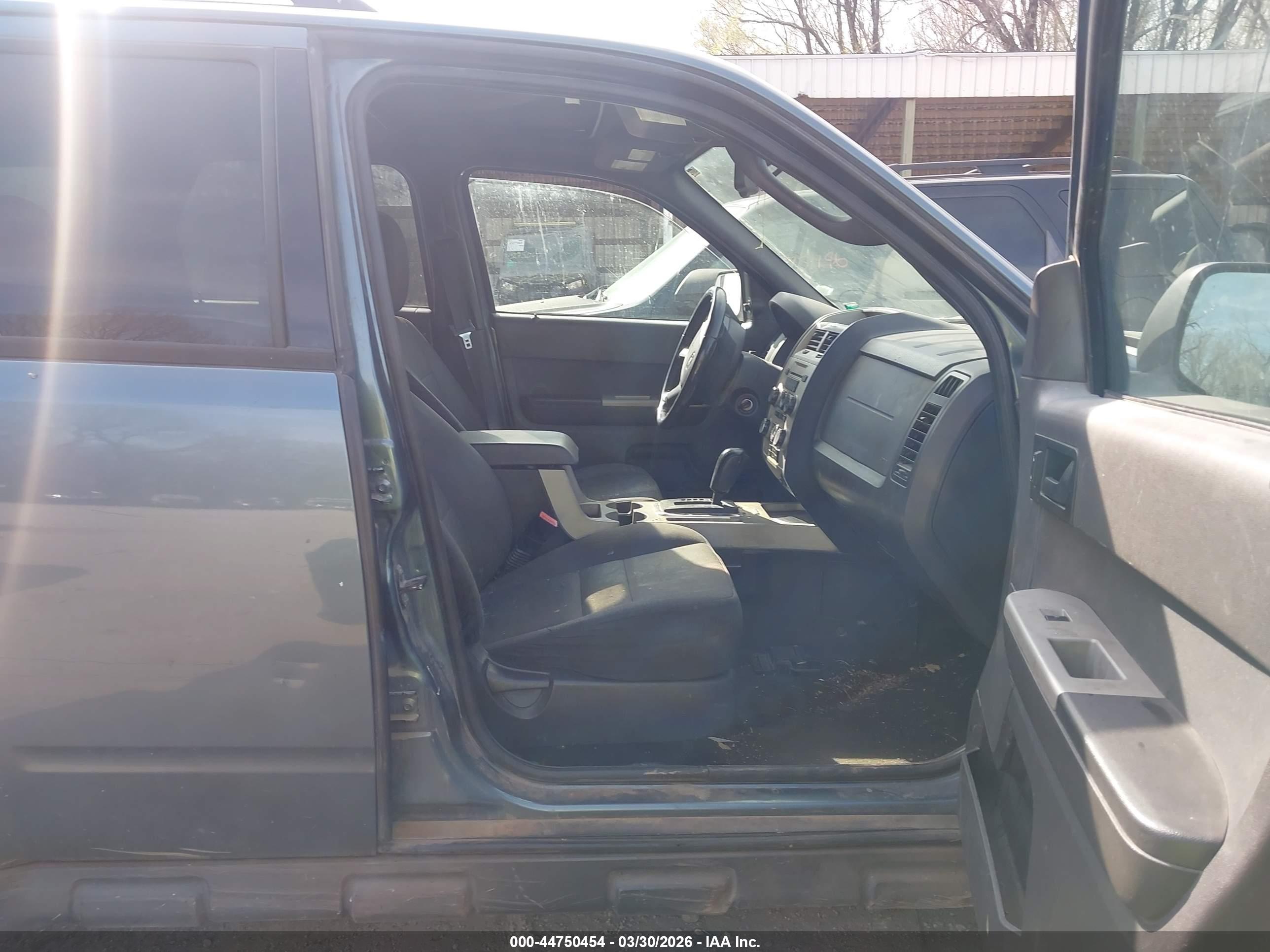 FORD ESCAPE image 5