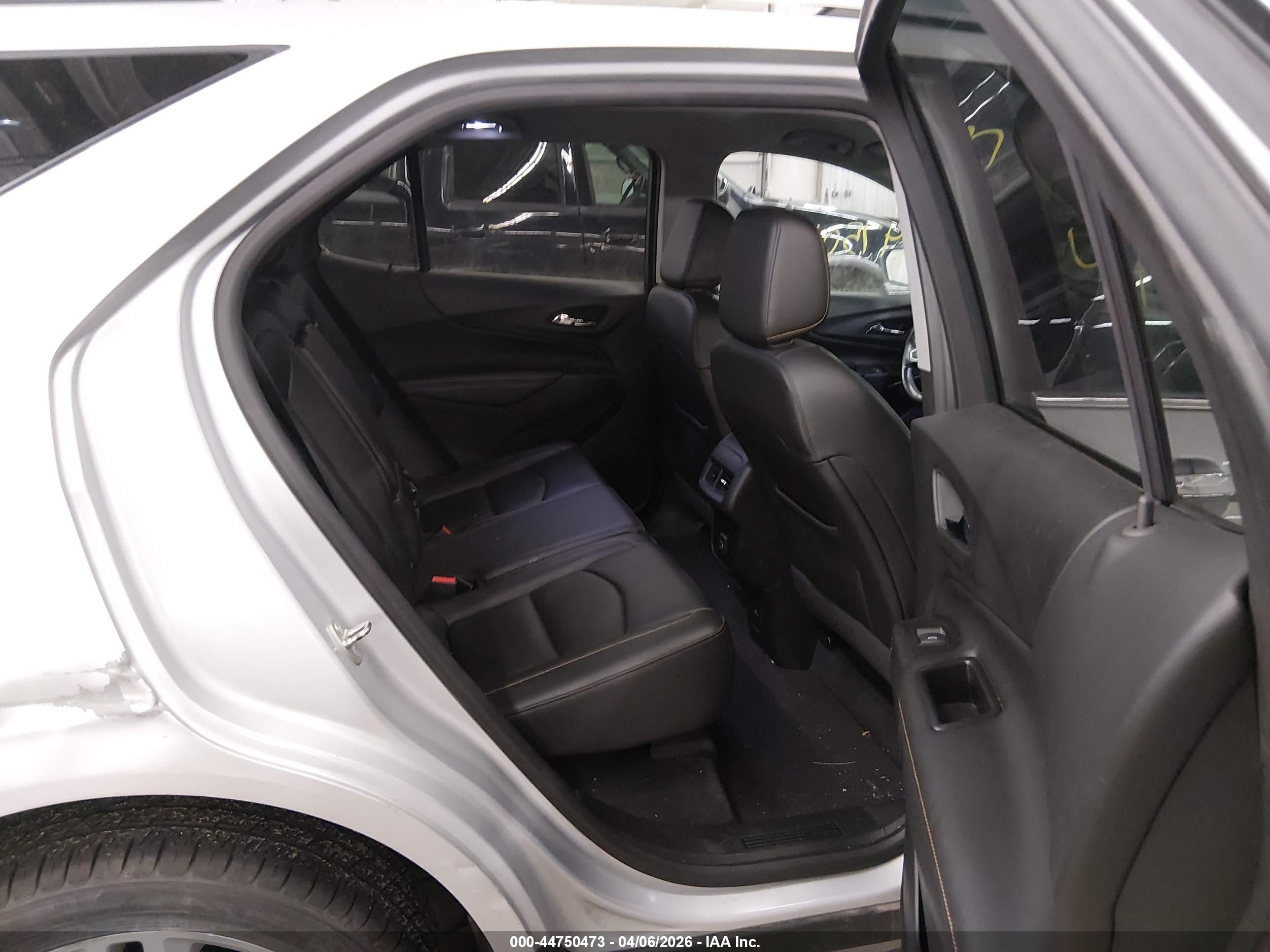 CHEVROLET EQUINOX image 8