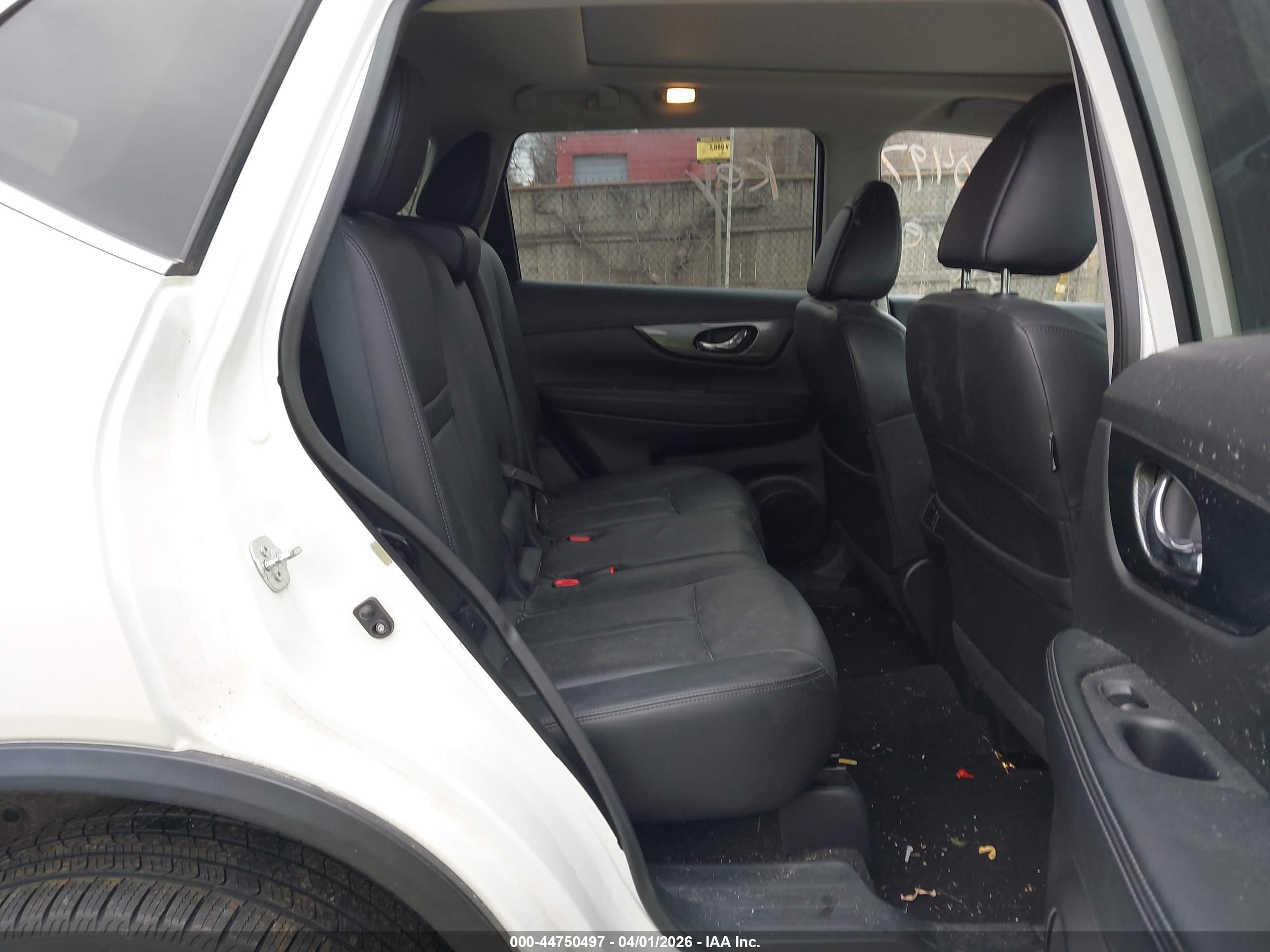 NISSAN ROGUE image 8