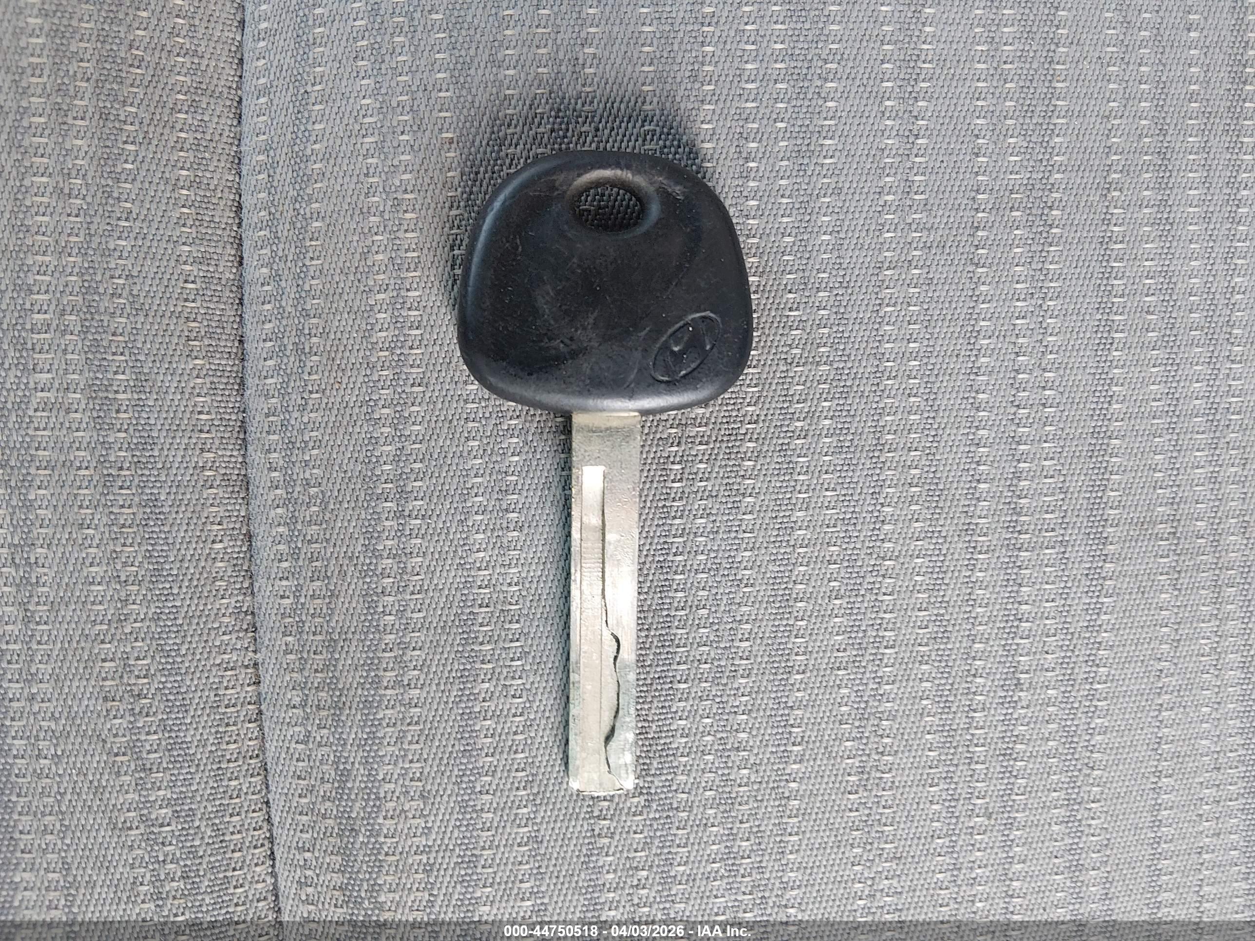 HYUNDAI ACCENT image 11