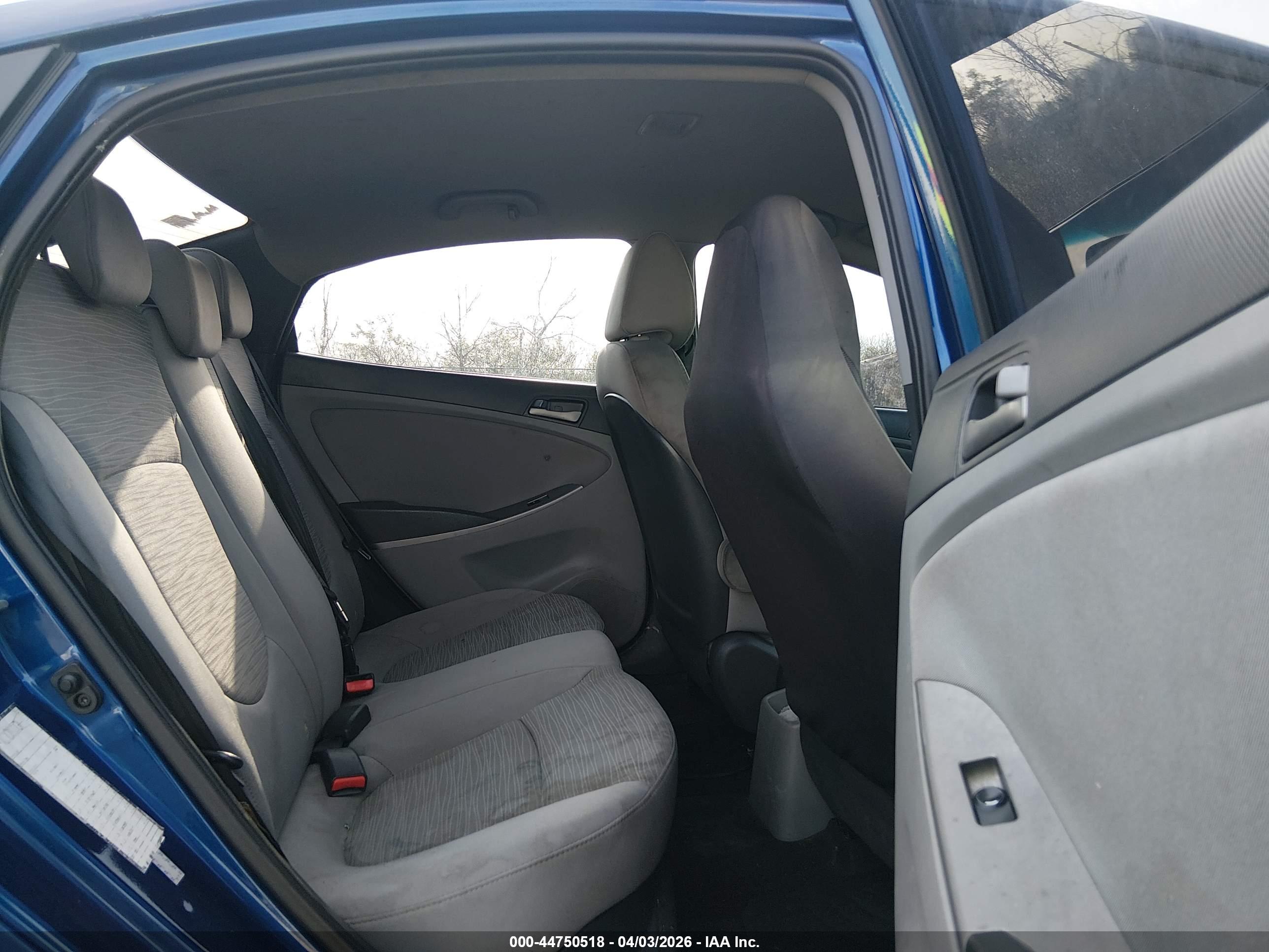HYUNDAI ACCENT image 8