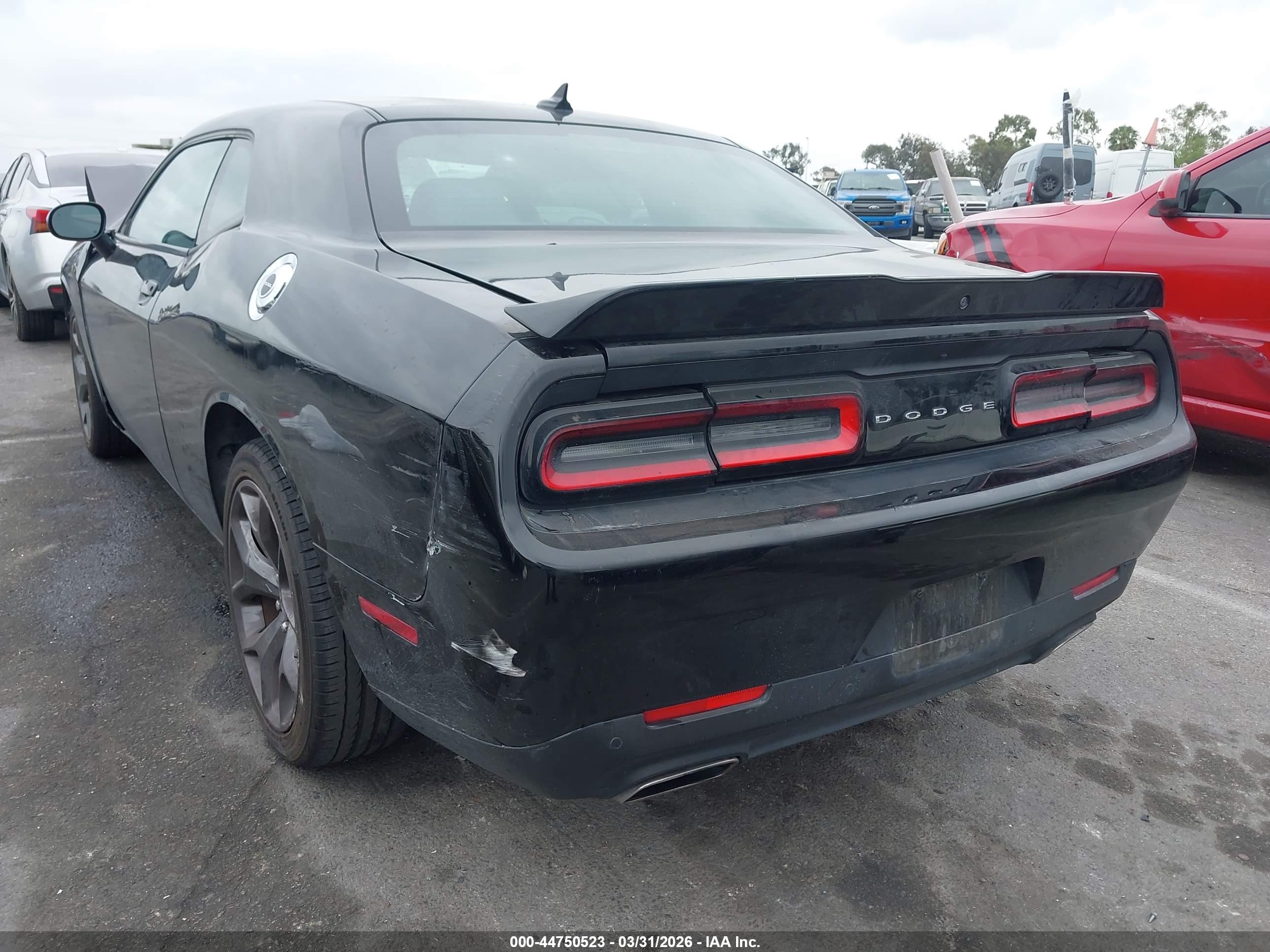 DODGE CHALLENGER image 3