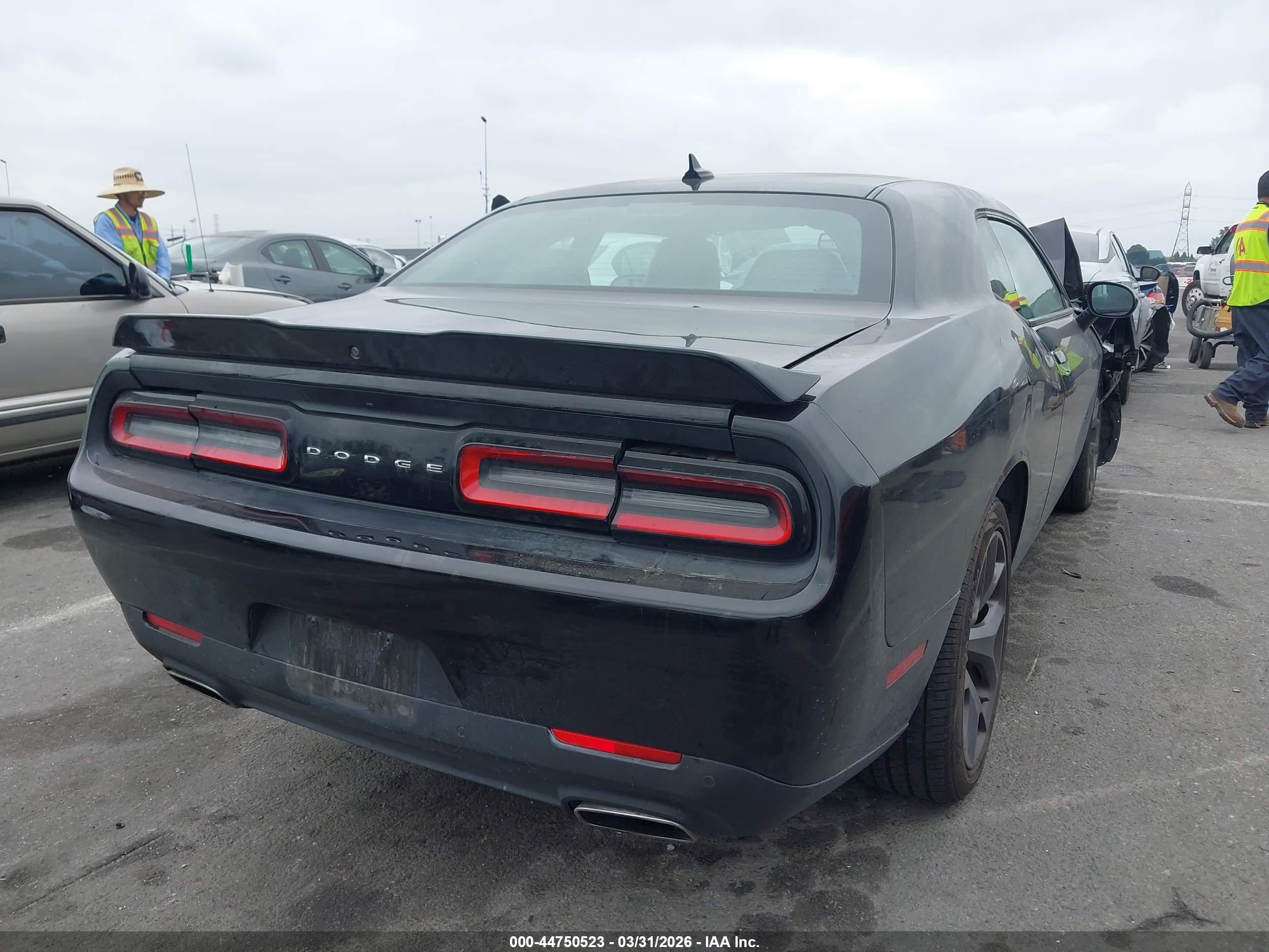 DODGE CHALLENGER image 4