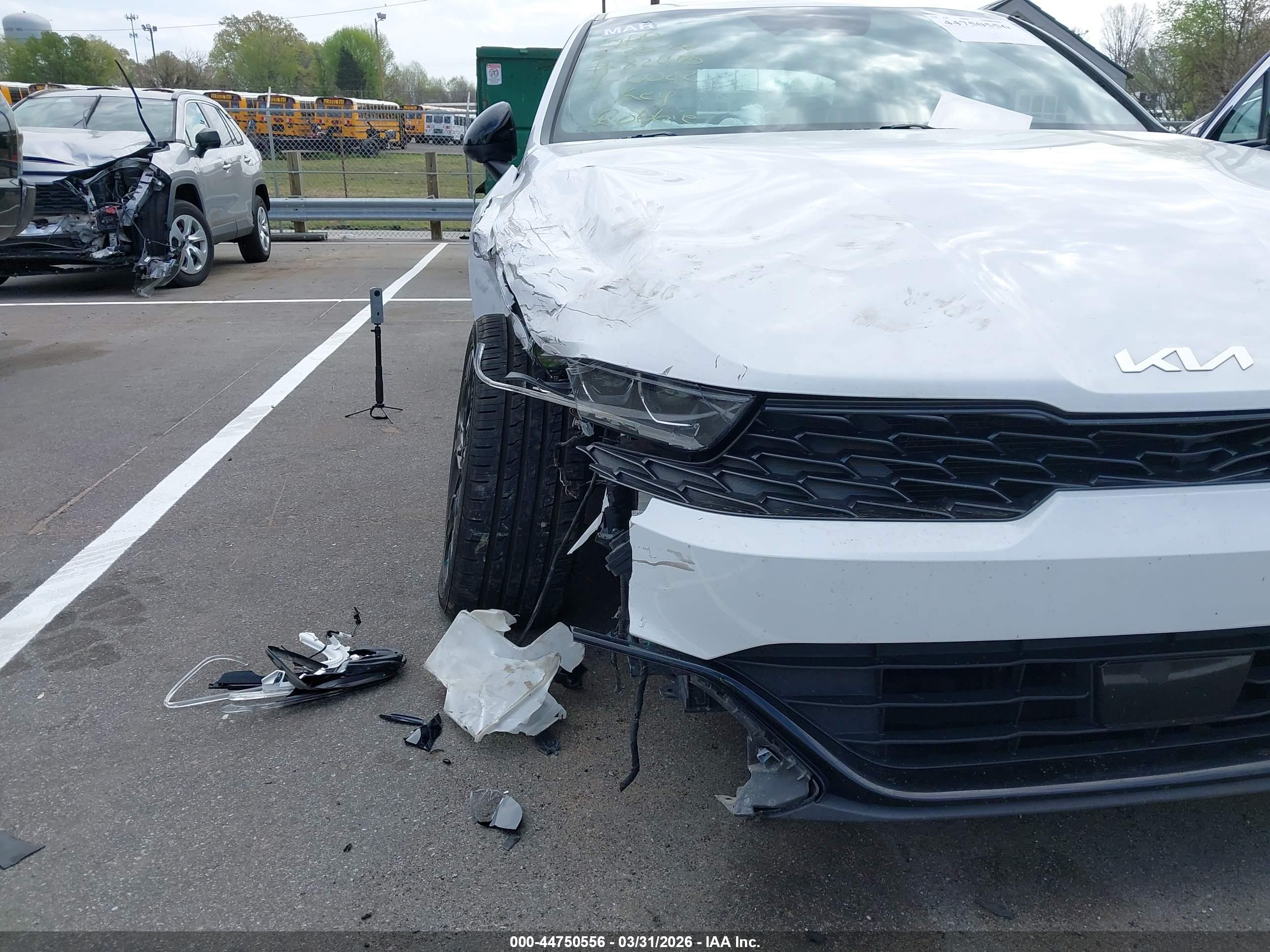 KIA K5 image 6