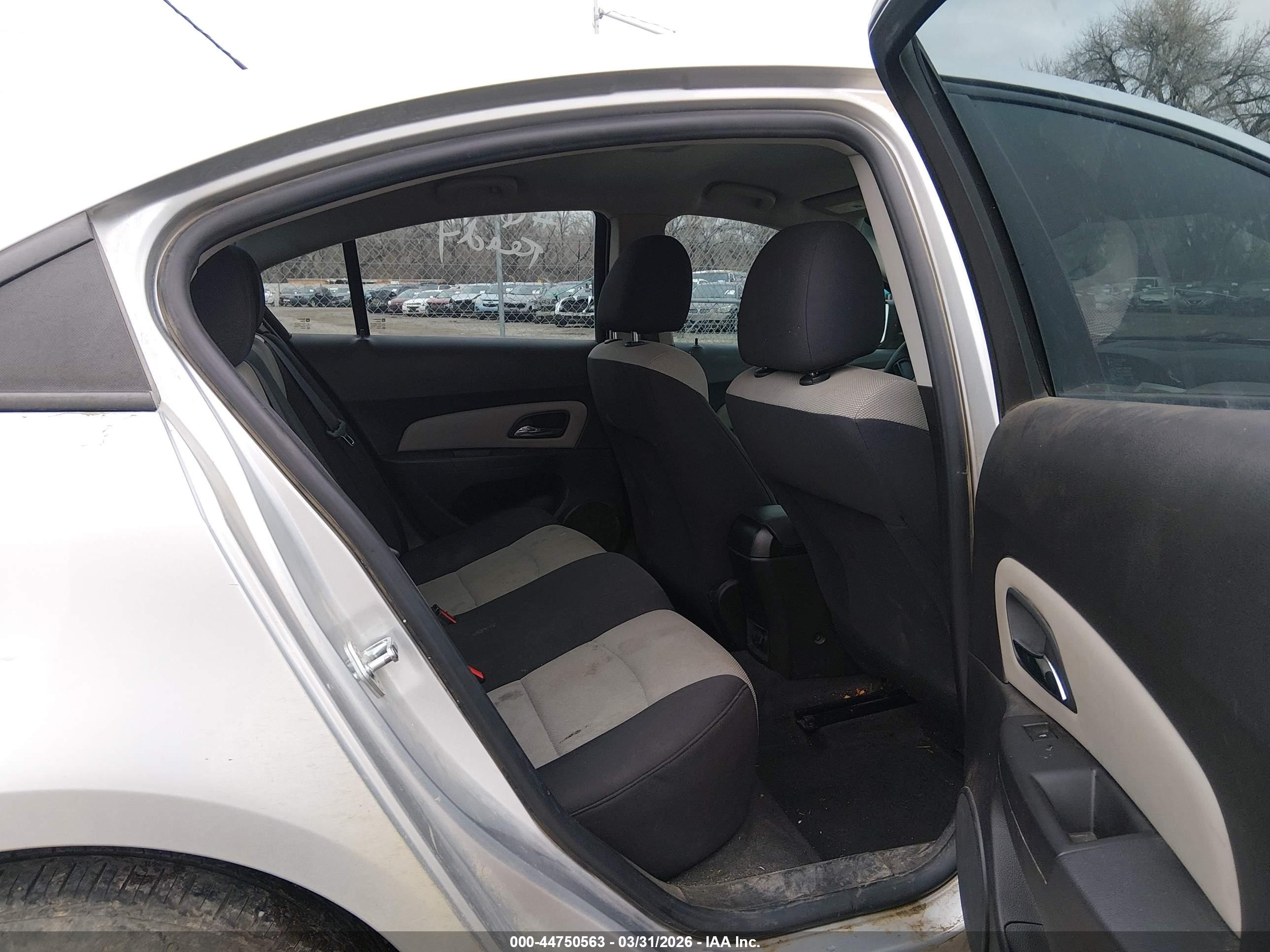 CHEVROLET CRUZE image 8