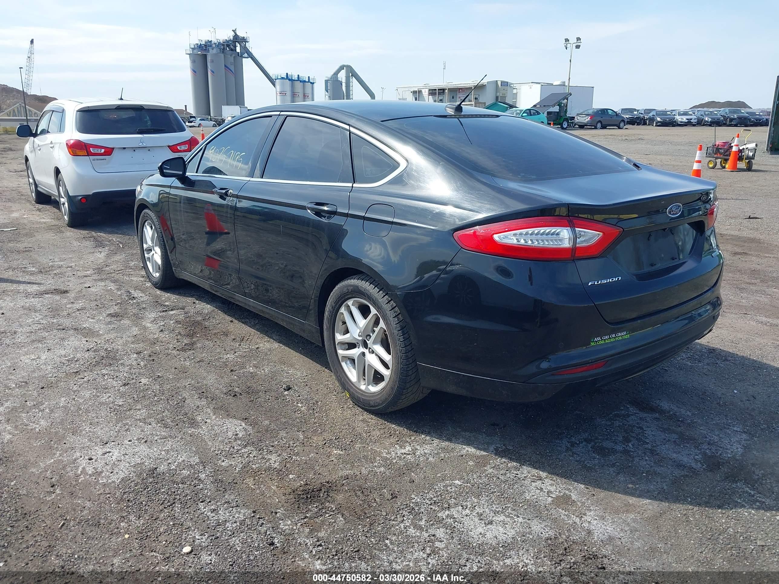 FORD FUSION image 3