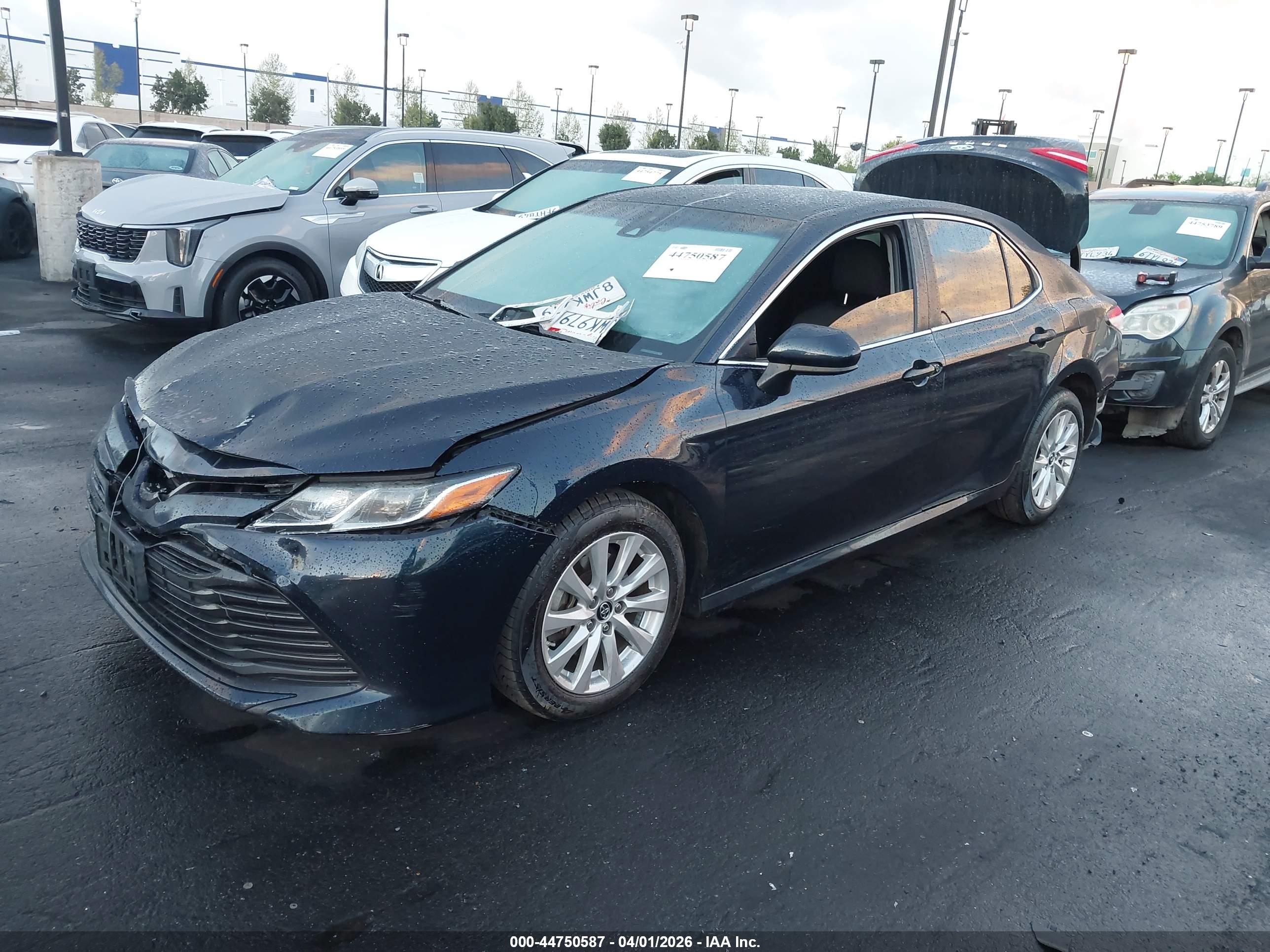 TOYOTA CAMRY image 2
