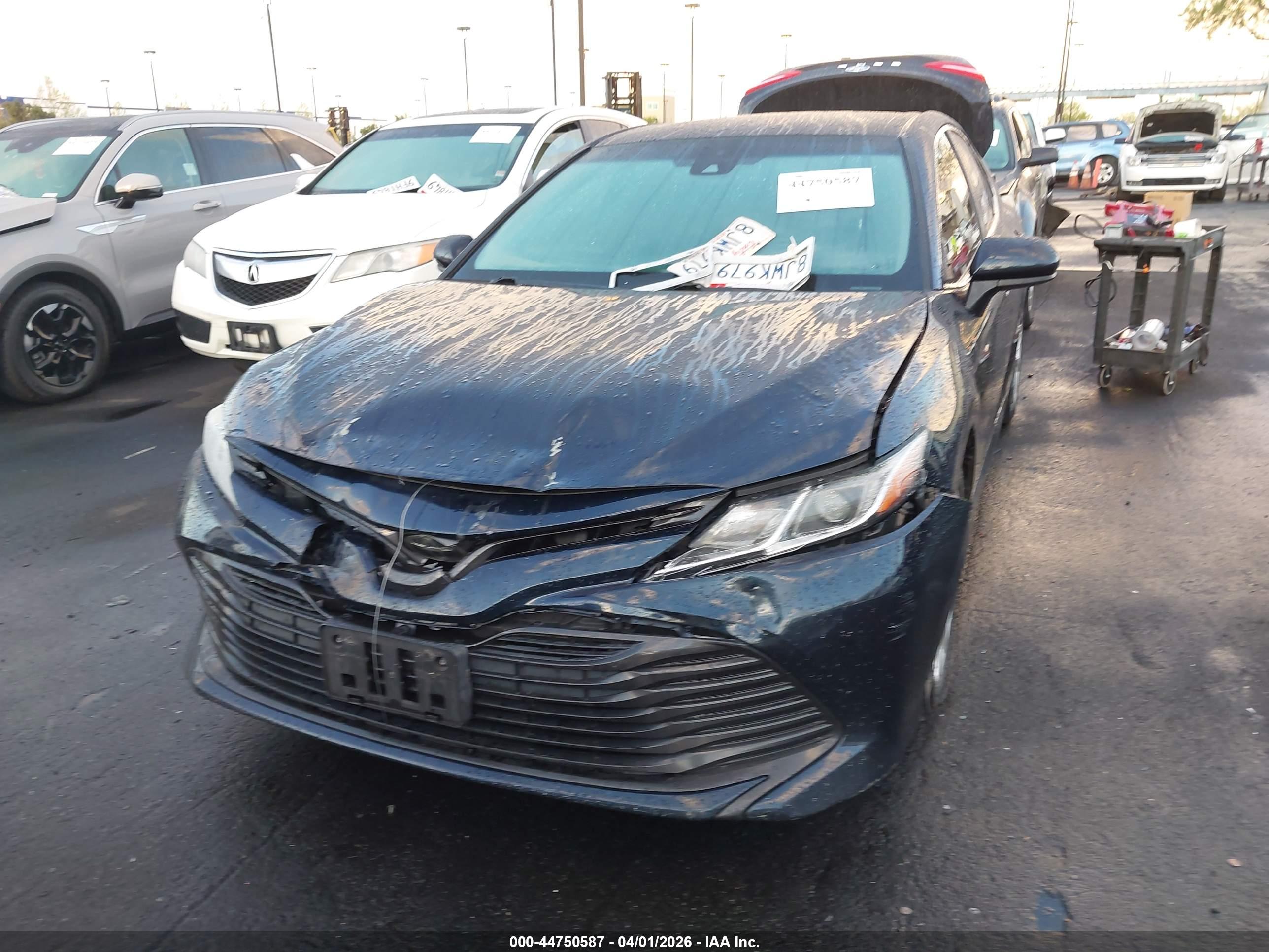 TOYOTA CAMRY image 6