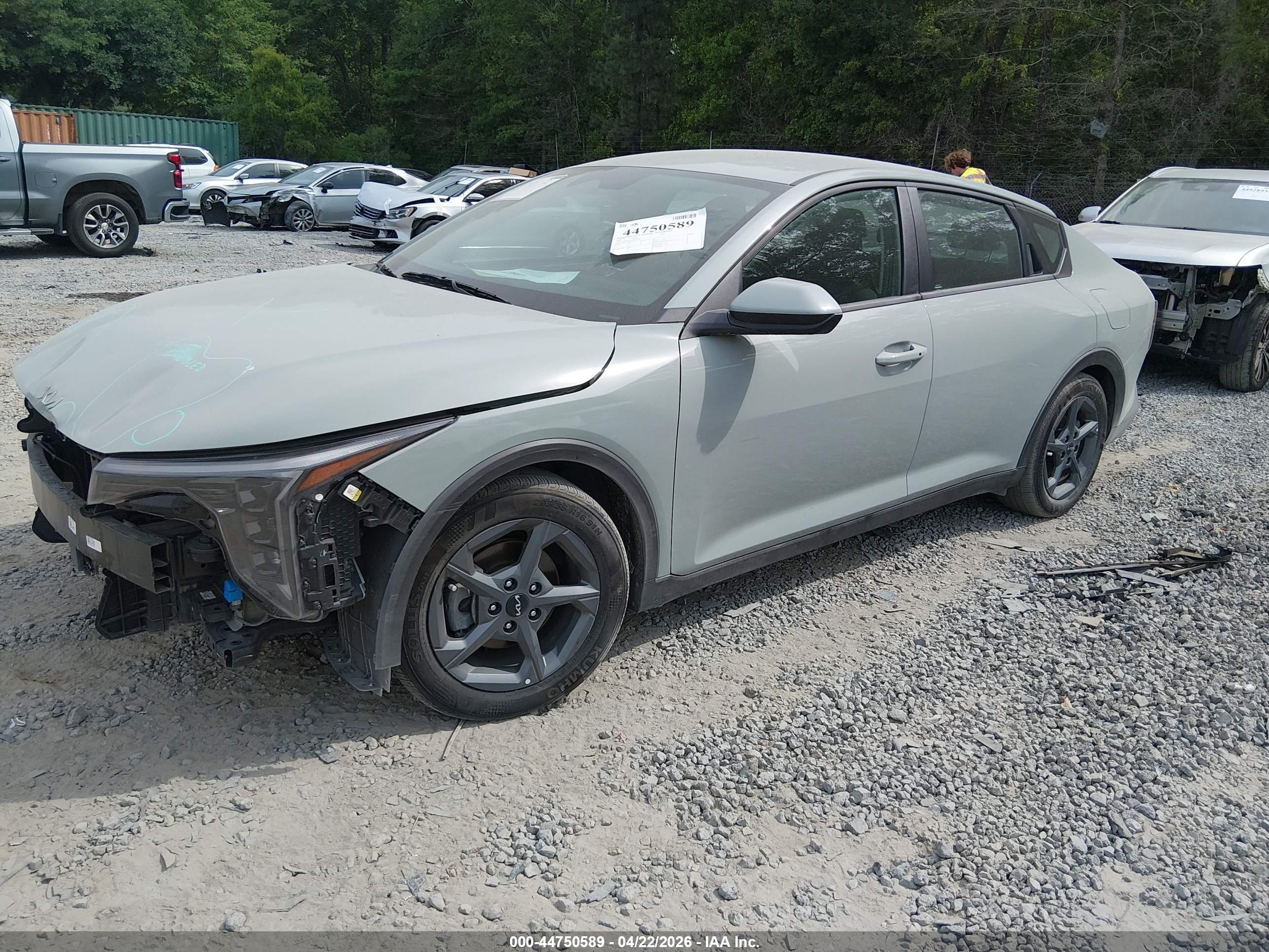 KIA K4 image 2