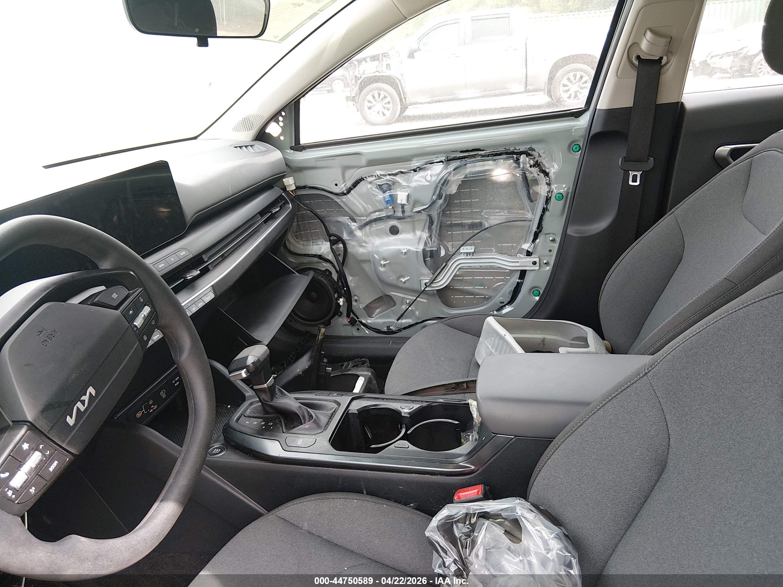 KIA K4 image 5
