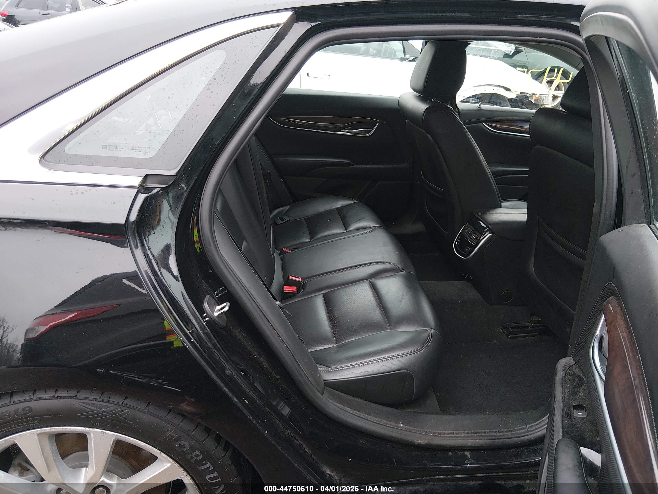 CADILLAC XTS image 8