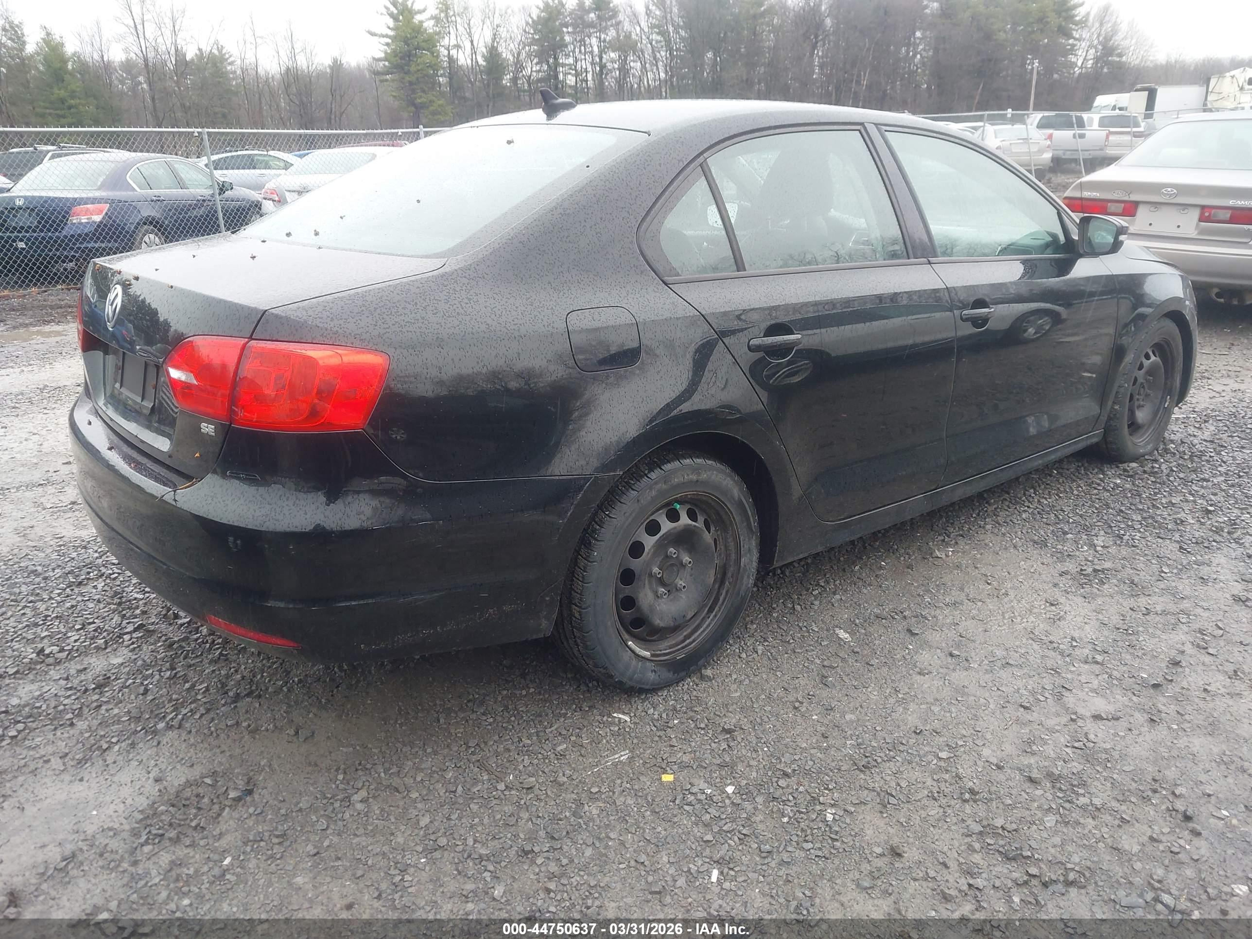VOLKSWAGEN JETTA image 4
