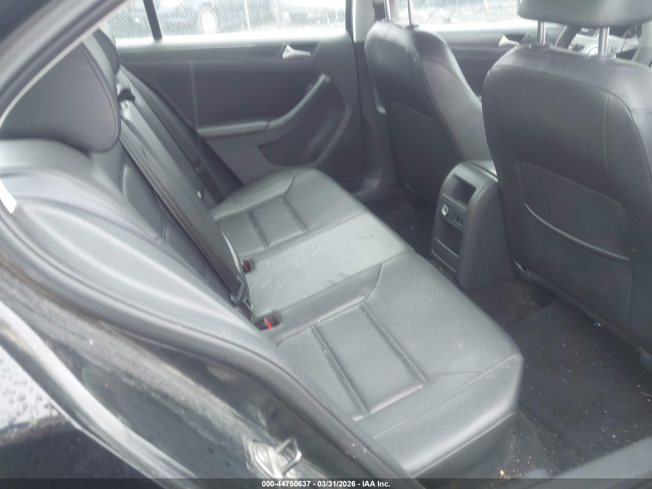 VOLKSWAGEN JETTA image 8