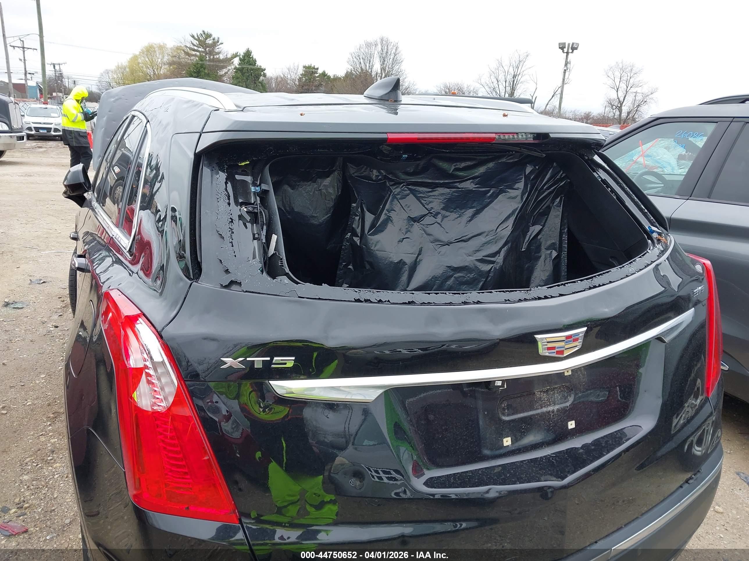 CADILLAC XT5 image 6